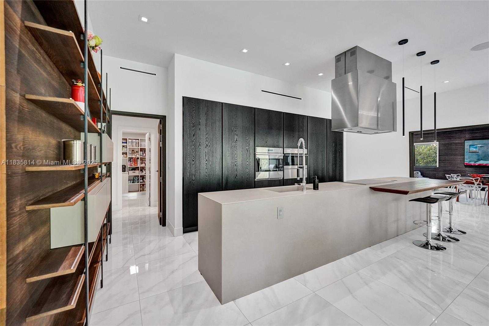 Small Image of 2441 NORTH EAST 200TH ST #., Miami Number 24