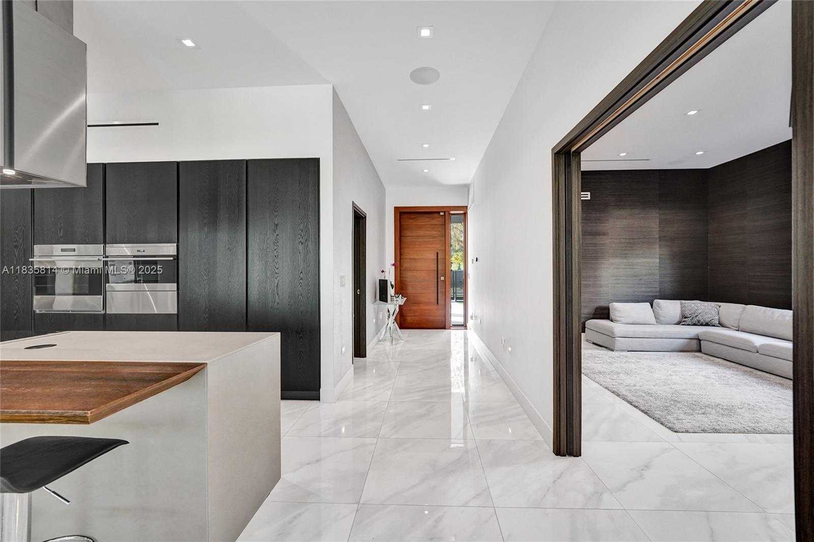 Small Image of 2441 NORTH EAST 200TH ST #., Miami Number 26