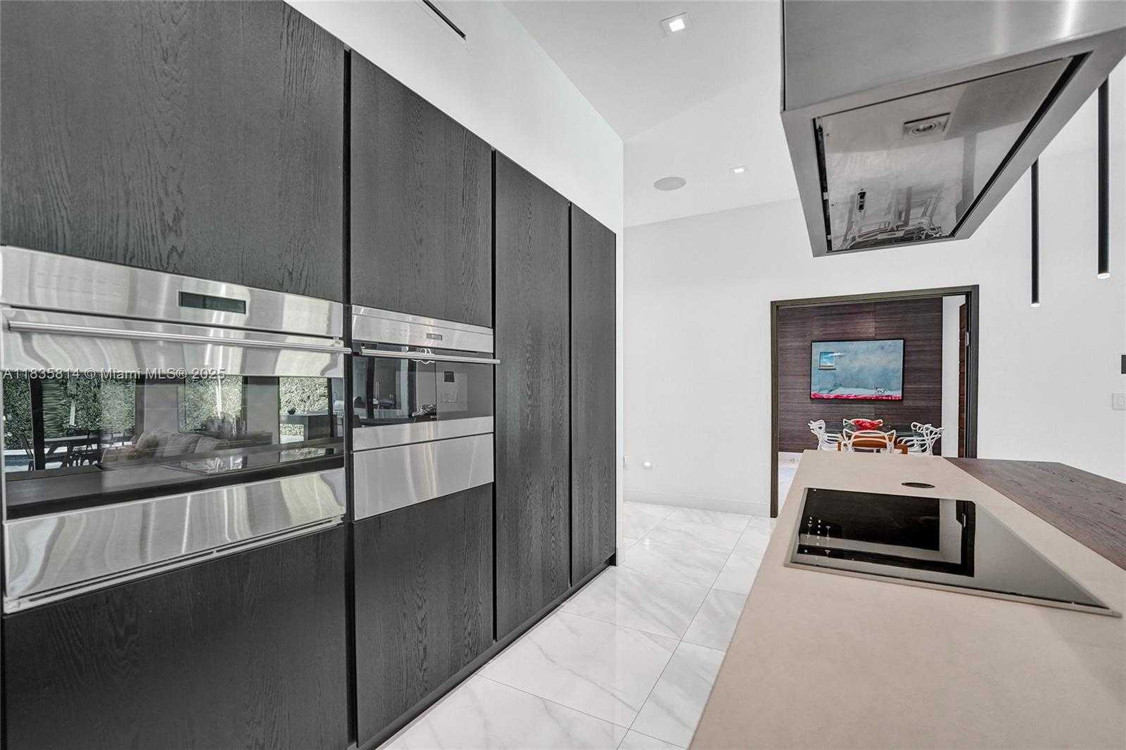 Small Image of 2441 NORTH EAST 200TH ST #., Miami Number 29