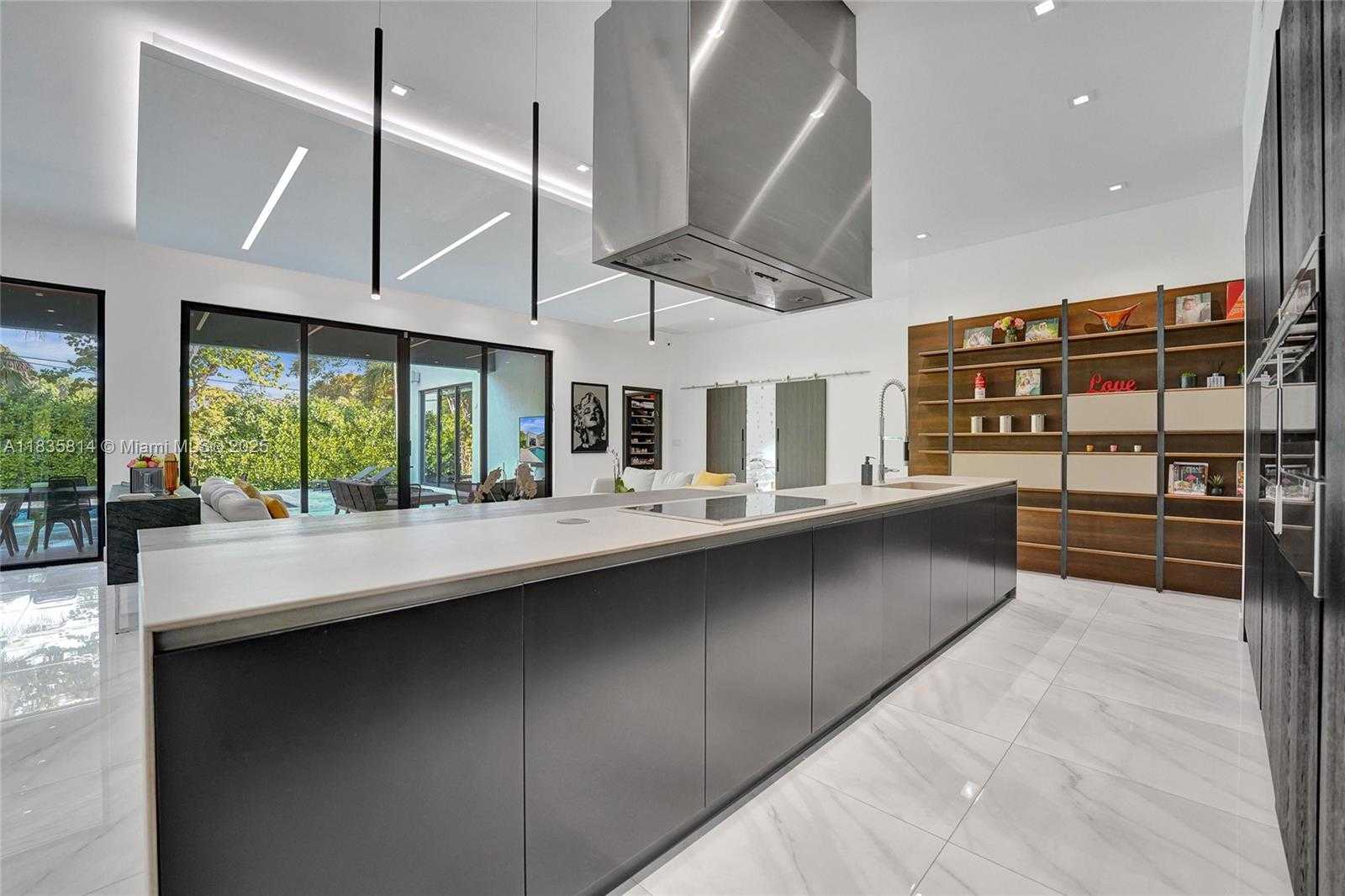 Small Image of 2441 NORTH EAST 200TH ST #., Miami Number 31