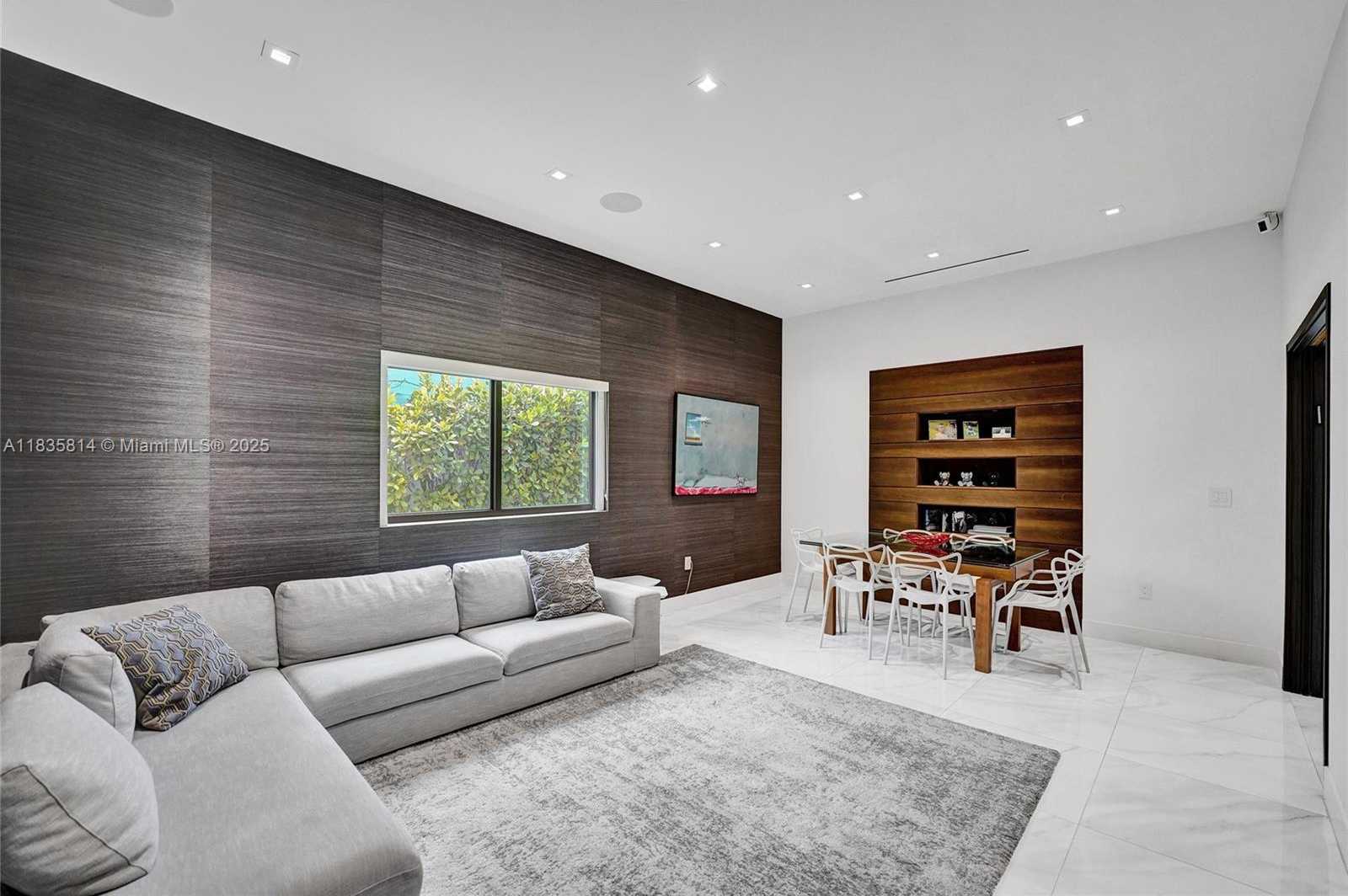 Small Image of 2441 NORTH EAST 200TH ST #., Miami Number 34