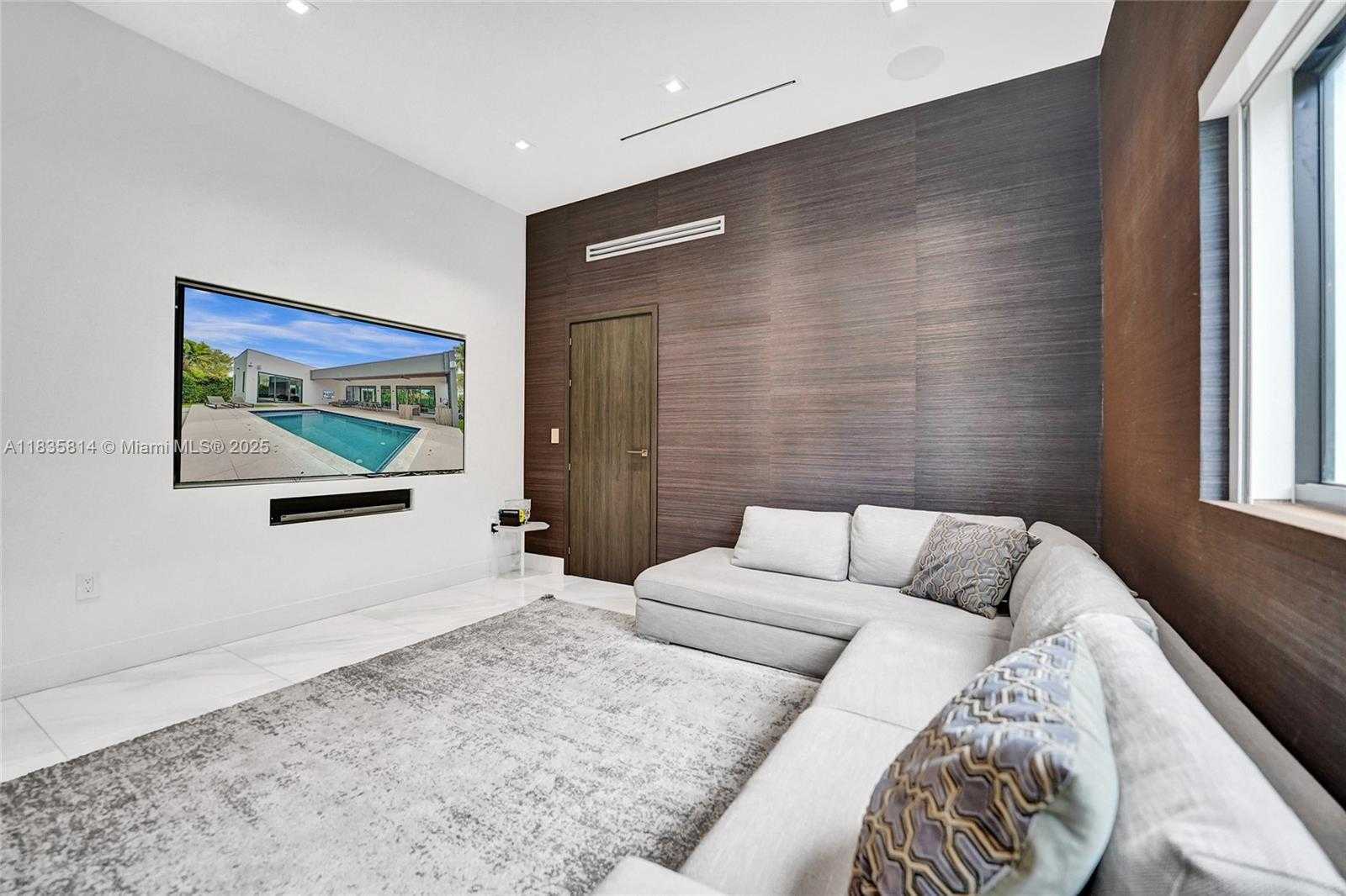 Small Image of 2441 NORTH EAST 200TH ST #., Miami Number 35