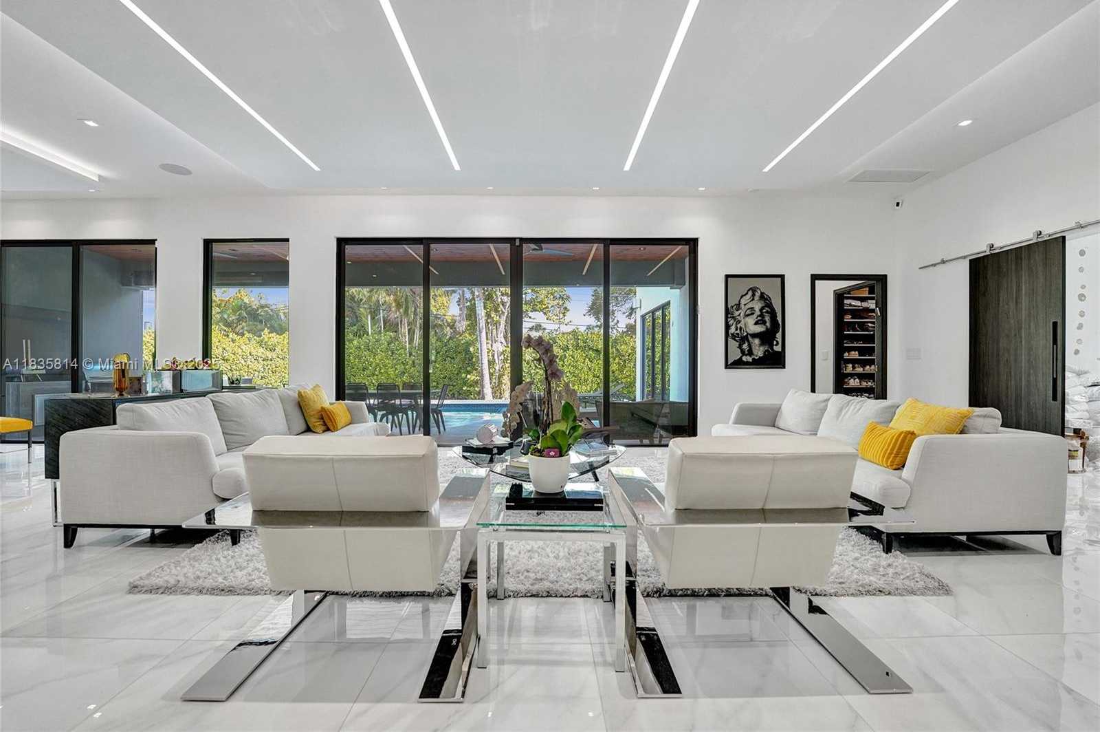 Small Image of 2441 NORTH EAST 200TH ST #., Miami Number 40