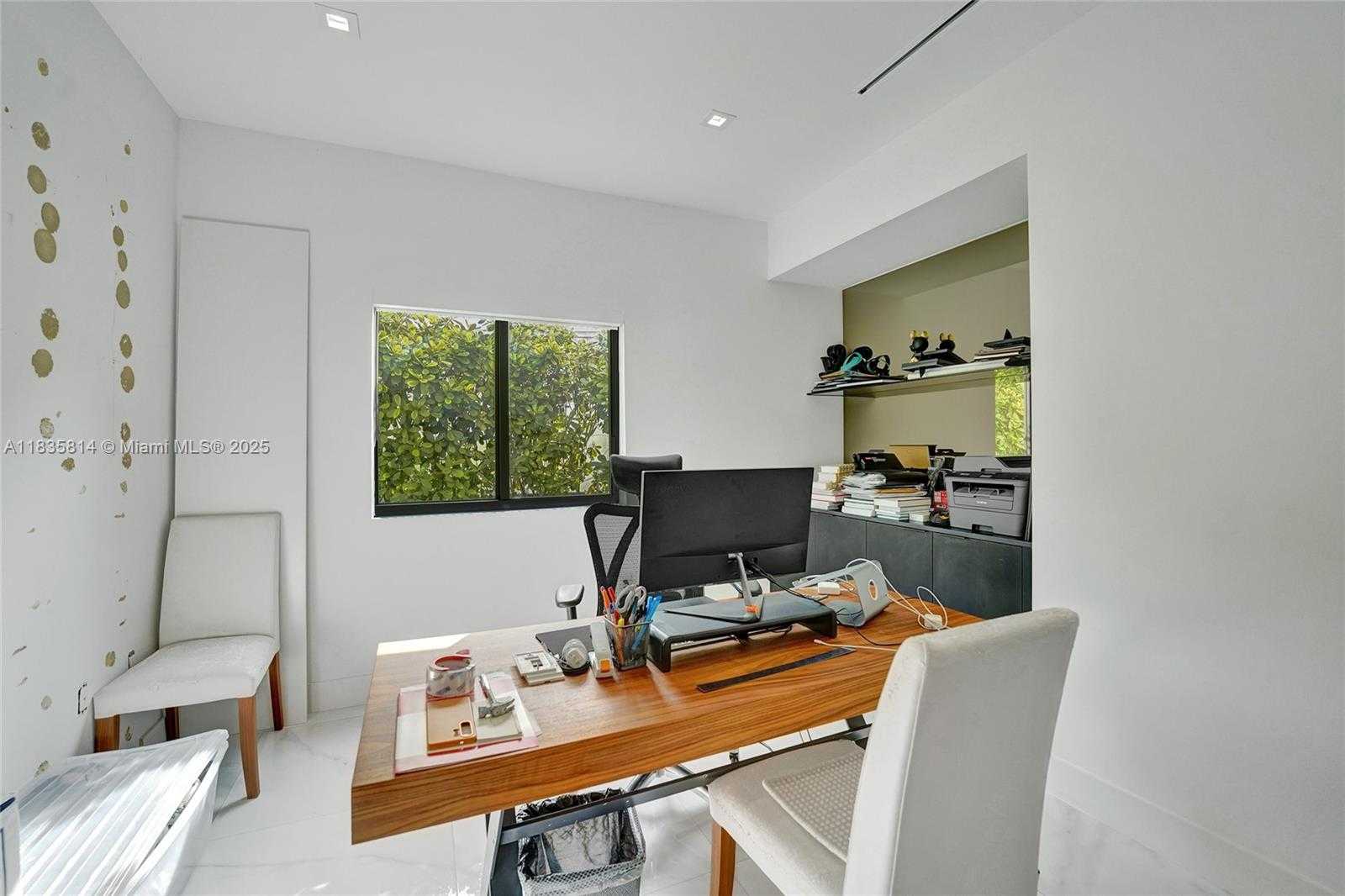 Small Image of 2441 NORTH EAST 200TH ST #., Miami Number 59