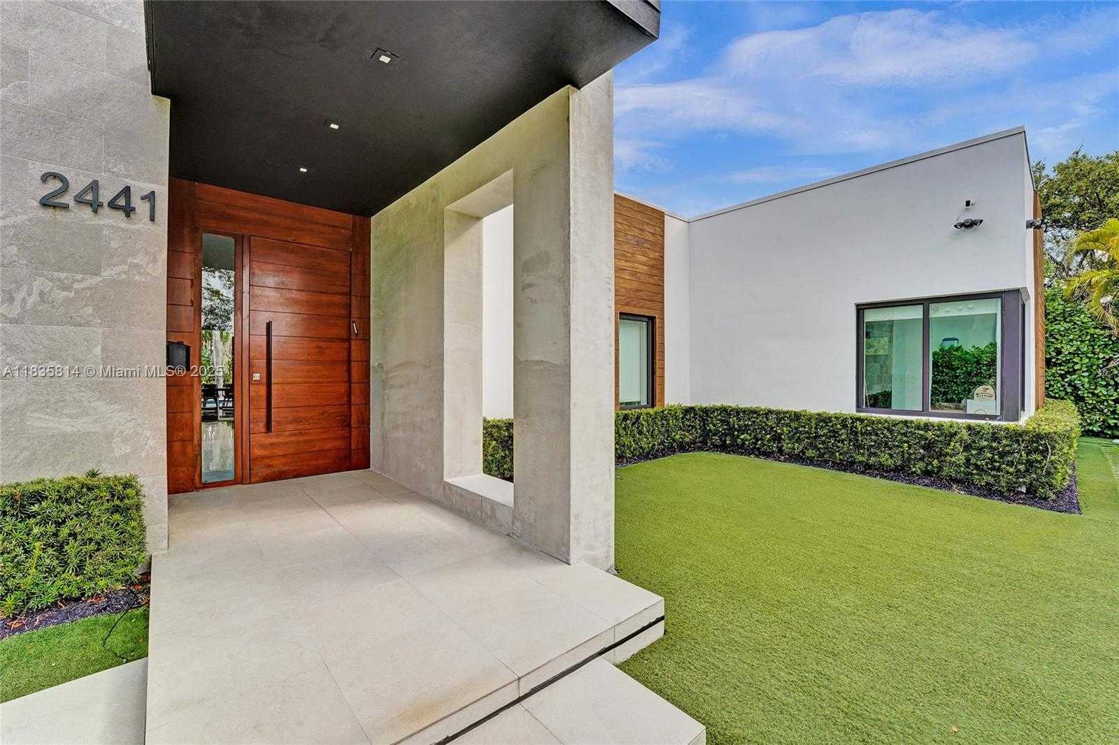 Small Image of 2441 NORTH EAST 200TH ST #., Miami Number 8