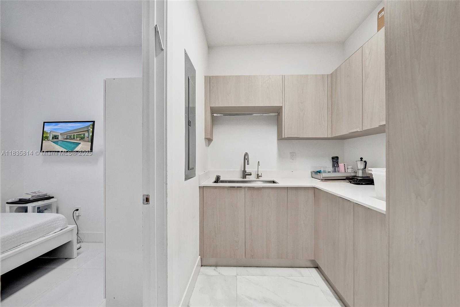 Small Image of 2441 NORTH EAST 200TH ST #., Miami Number 83