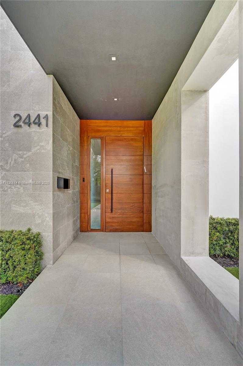 Small Image of 2441 NORTH EAST 200TH ST #., Miami Number 9