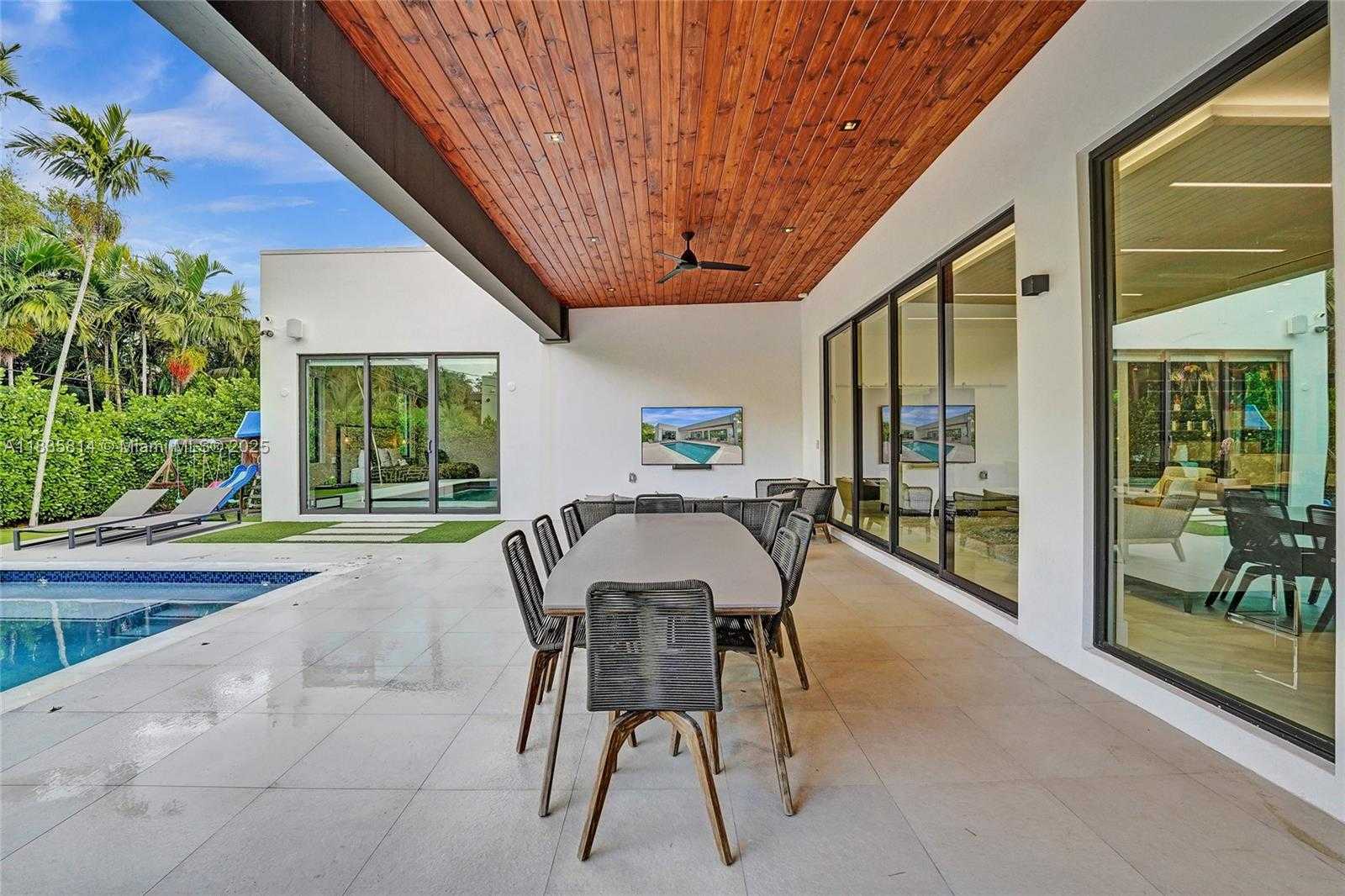 Small Image of 2441 NORTH EAST 200TH ST #., Miami Number 91