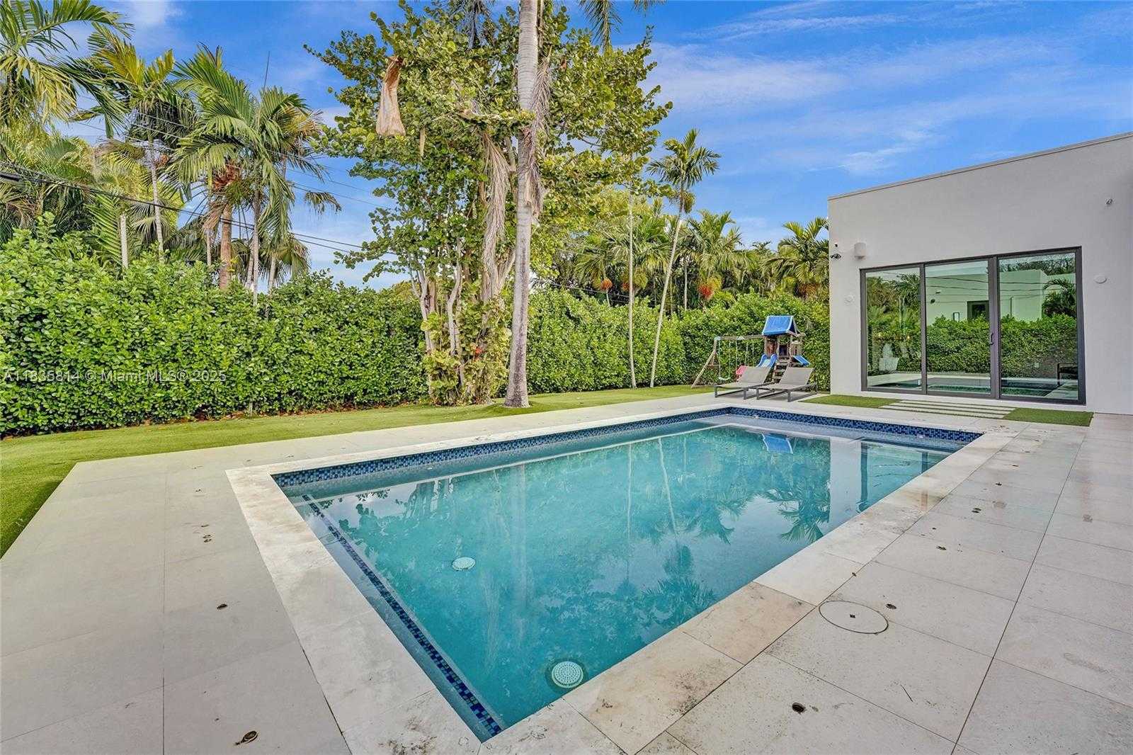 Small Image of 2441 NORTH EAST 200TH ST #., Miami Number 95