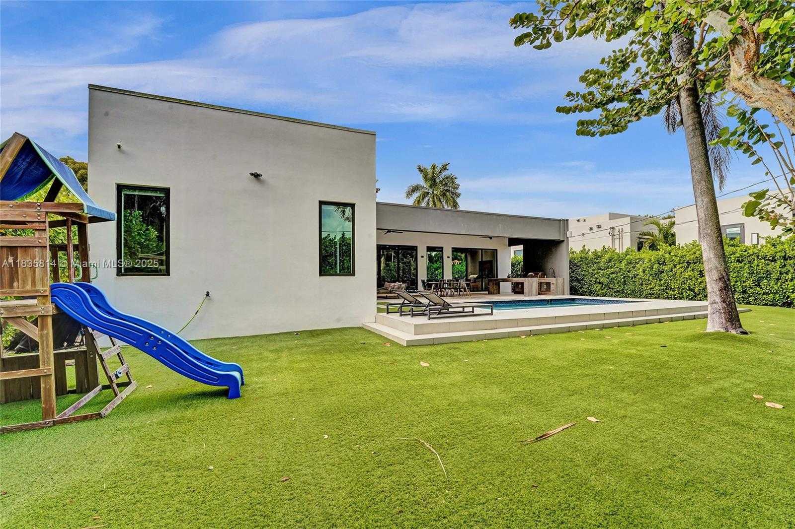 Small Image of 2441 NORTH EAST 200TH ST #., Miami Number 97