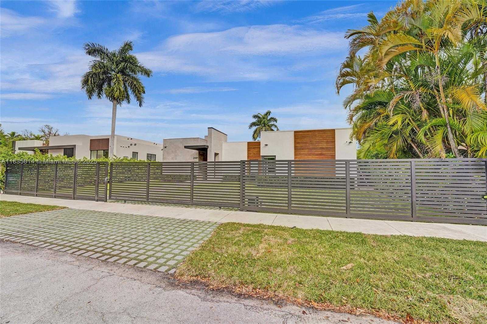 Small Image of 2441 NORTH EAST 200TH ST #., Miami Number 98