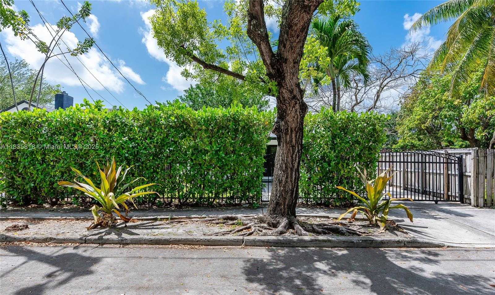 Small Image of 412 NORTH WEST 41ST ST, Miami Number 2