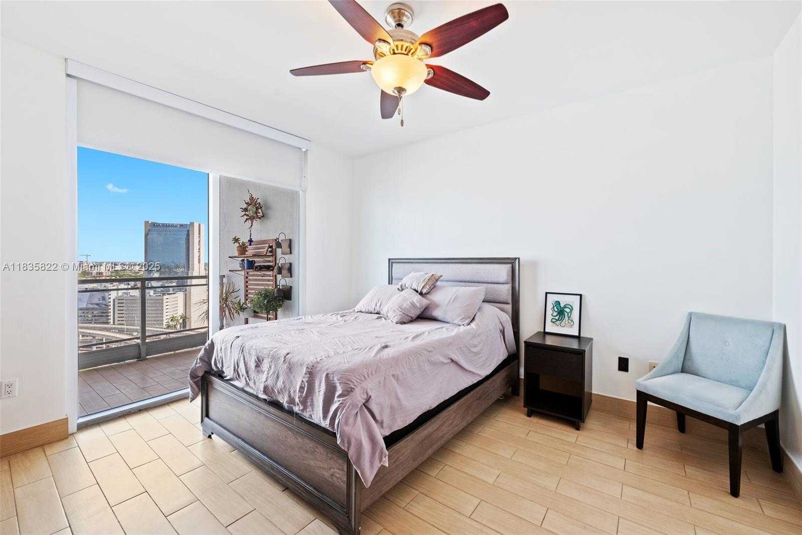 Small Image of 90 SOUTH WEST 3RD ST #2406, Miami Number 14