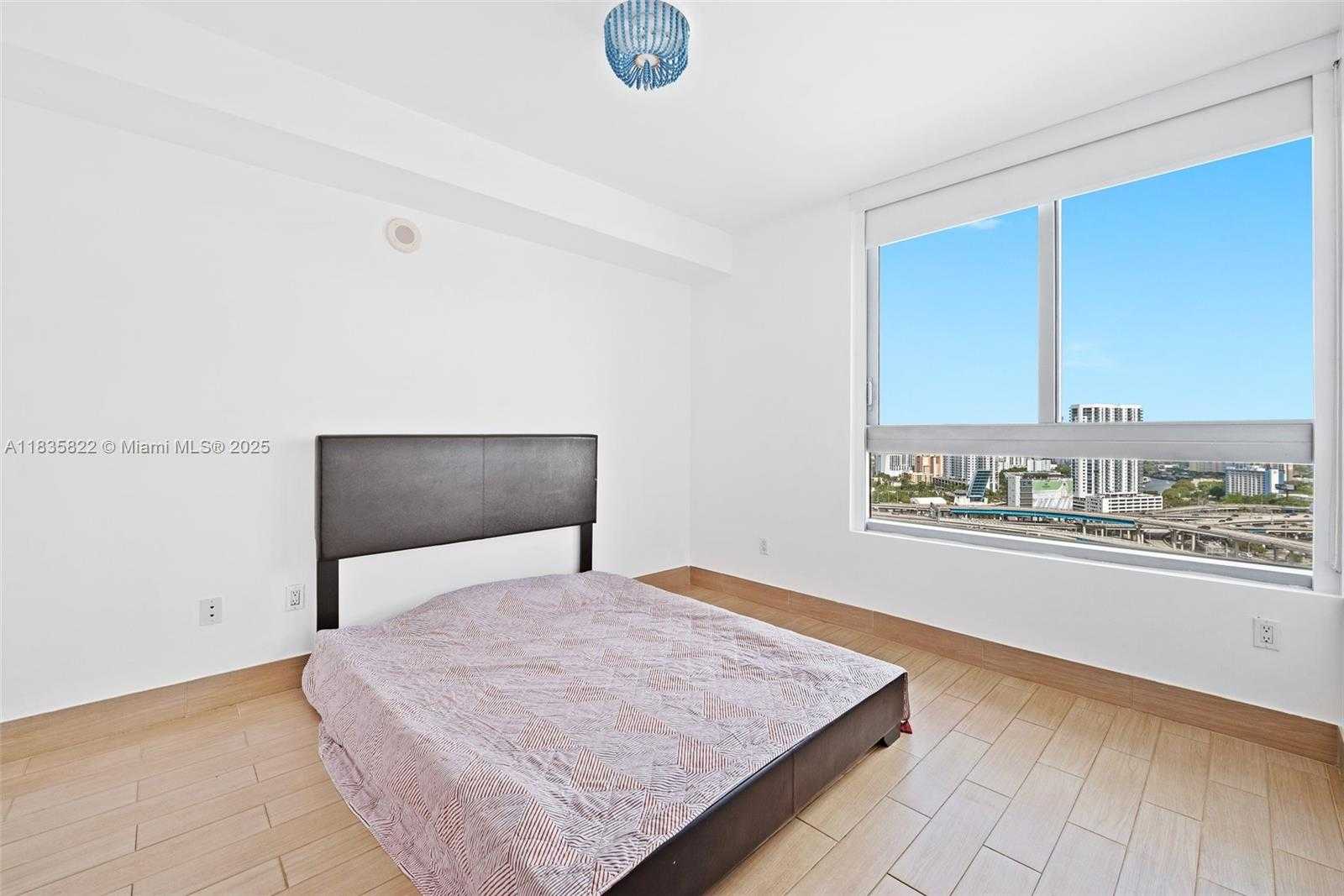 Small Image of 90 SOUTH WEST 3RD ST #2406, Miami Number 20