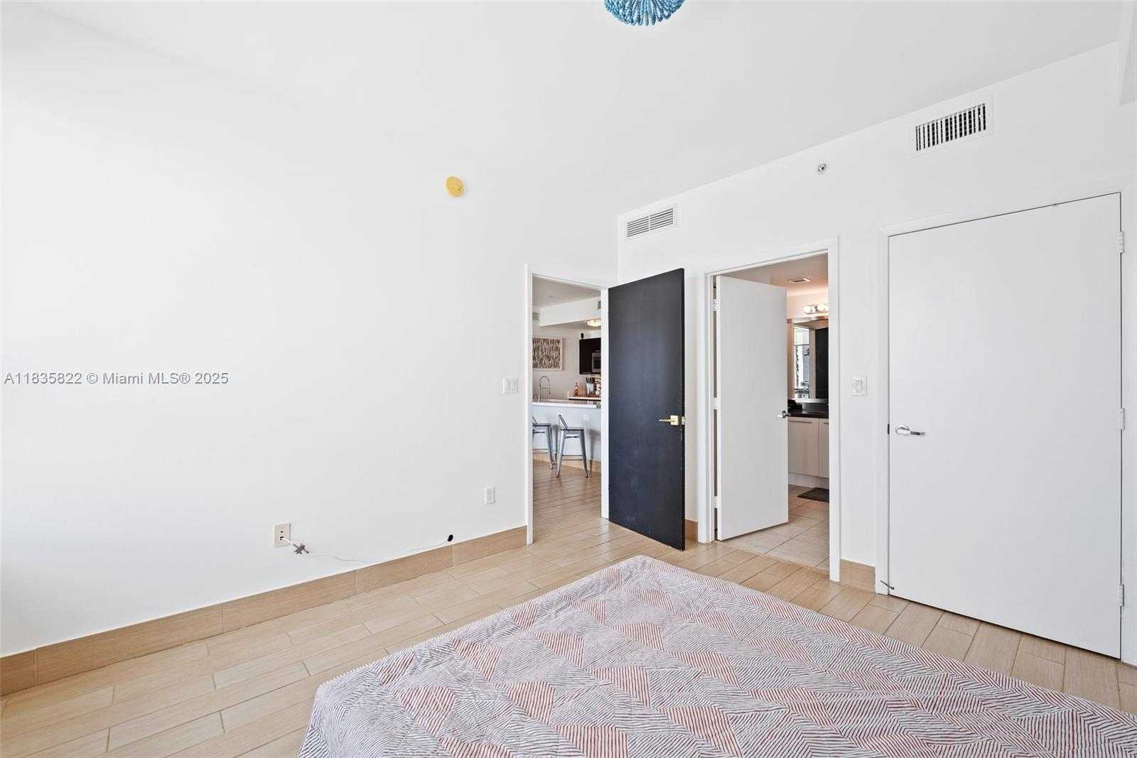 Small Image of 90 SOUTH WEST 3RD ST #2406, Miami Number 21