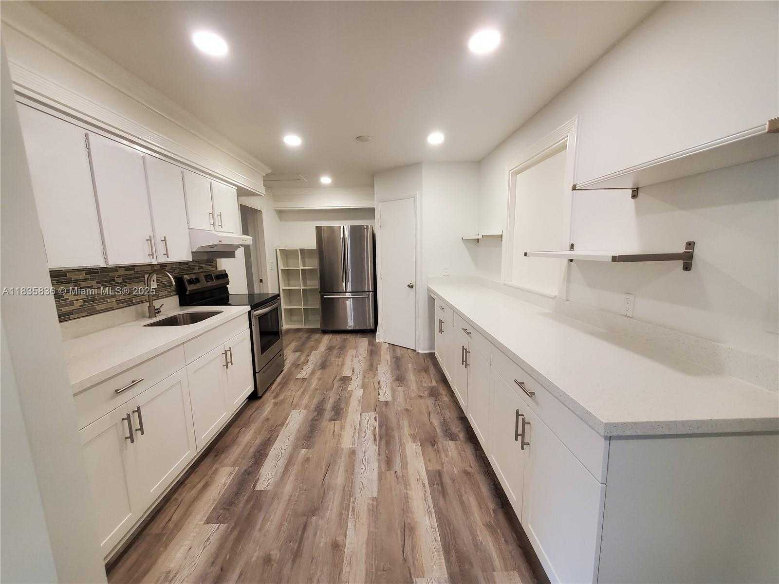 Small Image of 126 NORTH WEST 8TH AVE #1, Hallandale Beach Number 2