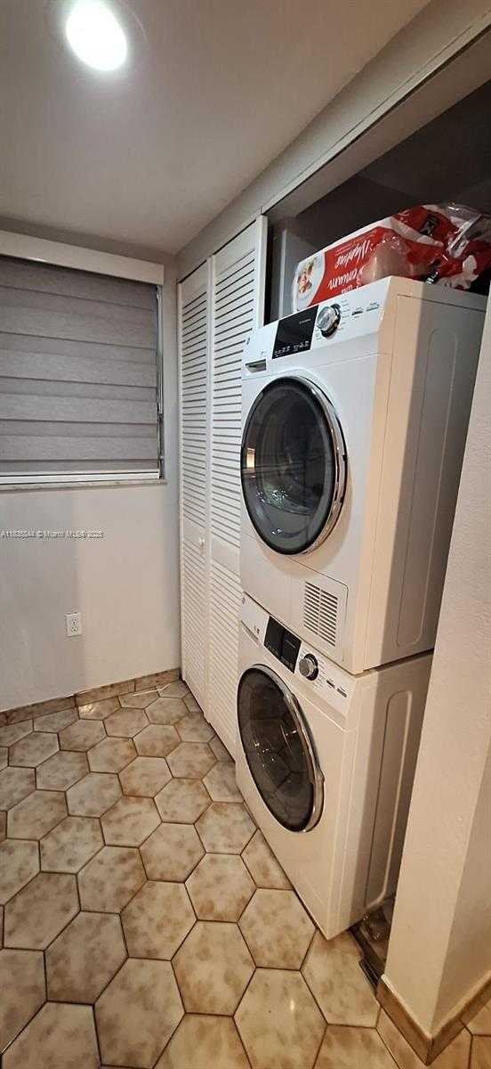 Small Image of 8881 FONTAINEBLEAU BLVD #305, Miami Number 2