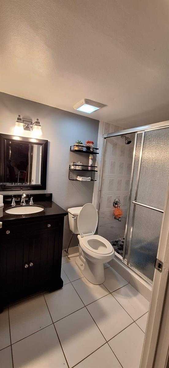 Small Image of 8881 FONTAINEBLEAU BLVD #305, Miami Number 4
