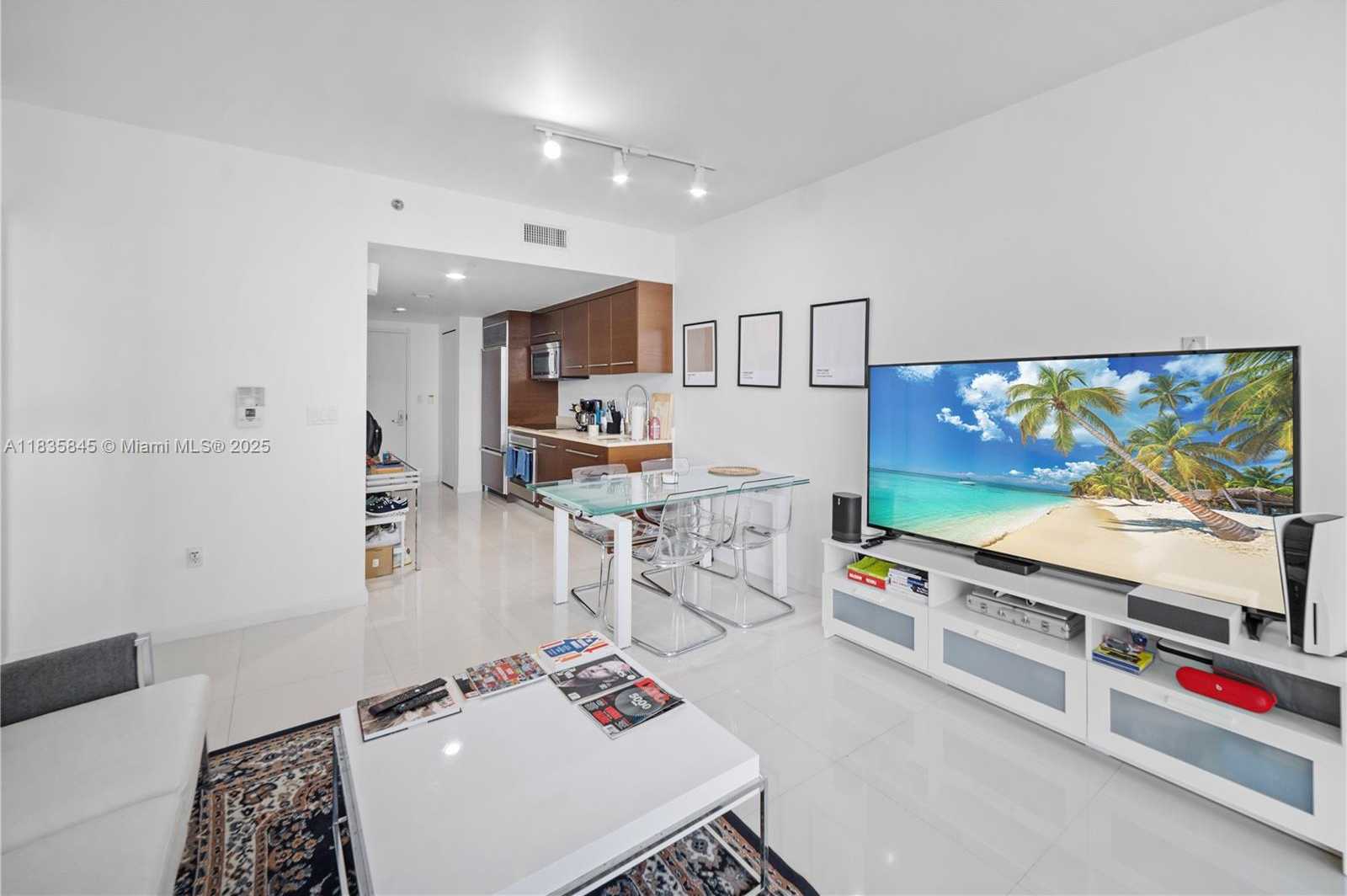 Small Image of 495 BRICKELL AVE #3608, Miami Number 7