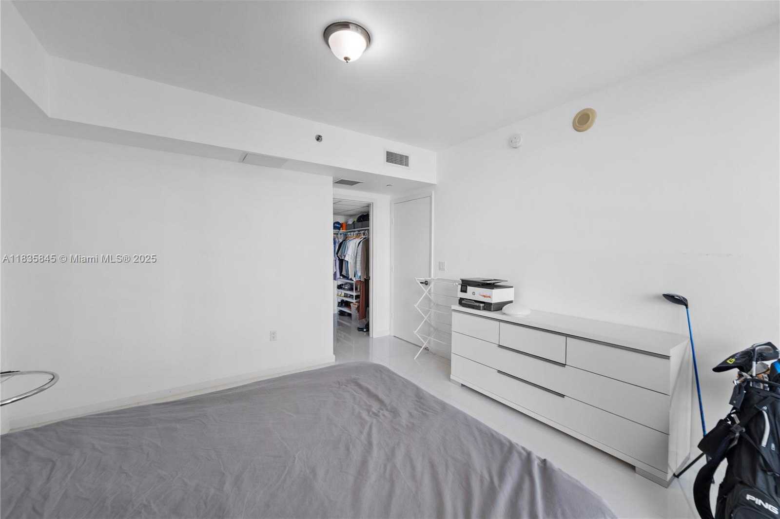 Small Image of 495 BRICKELL AVE #3608, Miami Number 9