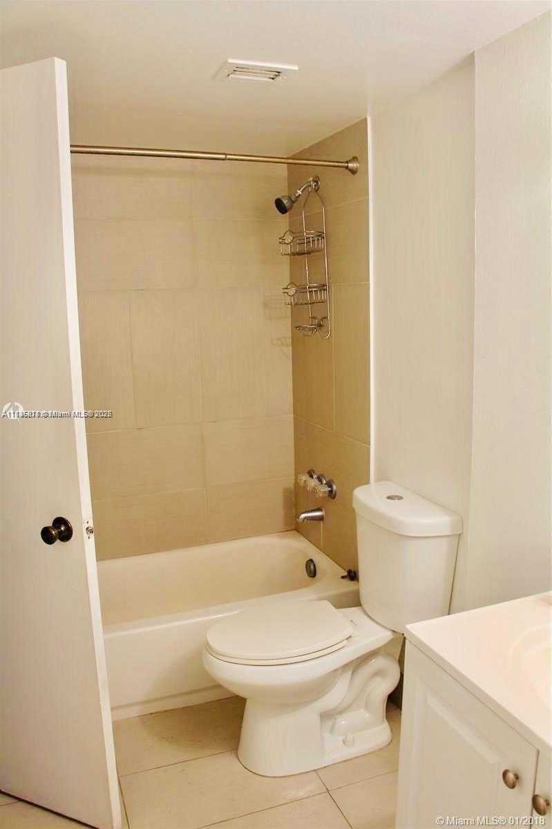 Small Image of 486 NORTH WEST 165TH STREET RD #404, Miami Number 6