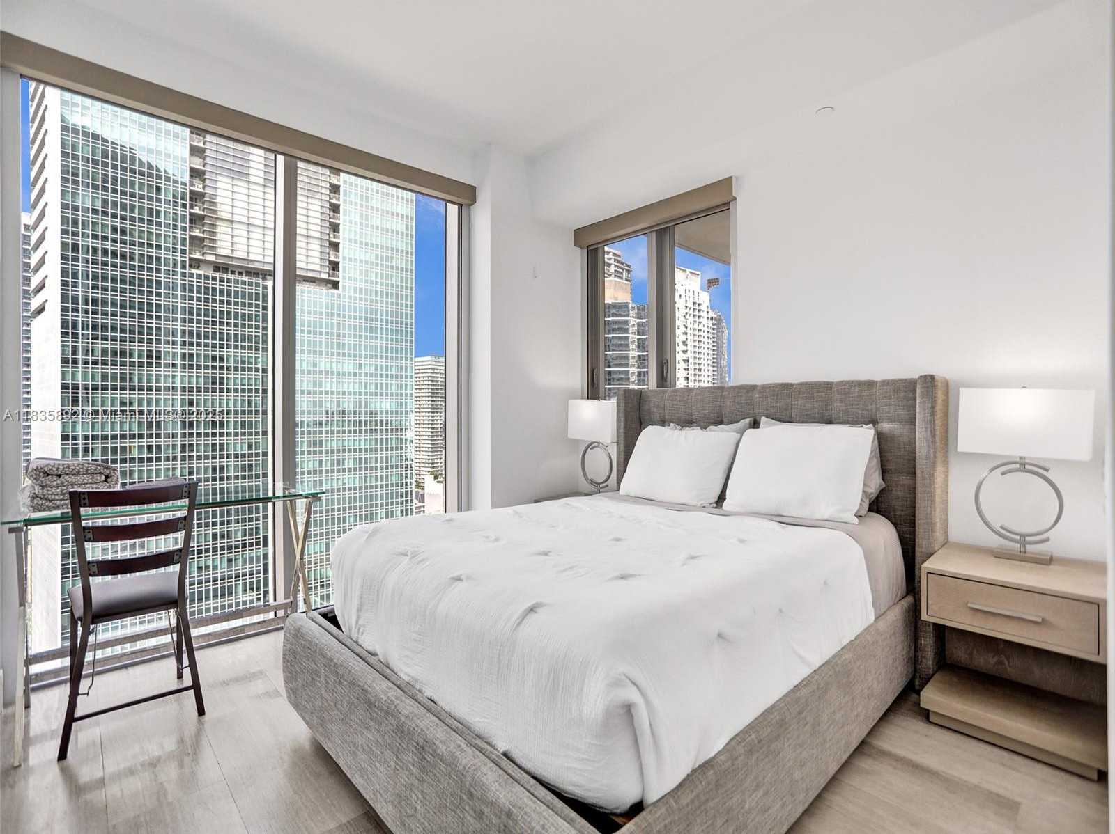 Small Image of 1300 BRICKELL BAY DR #2702, Miami Number 18