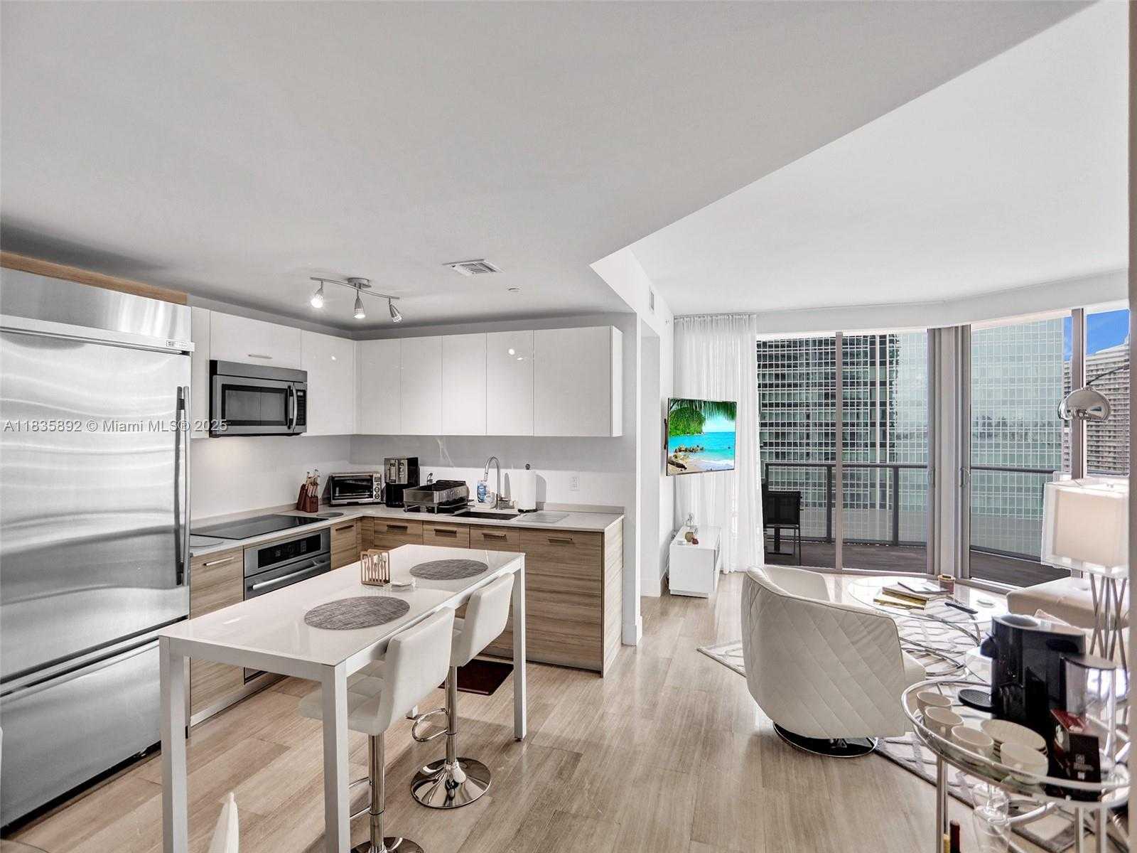 Small Image of 1300 BRICKELL BAY DR #2702, Miami Number 2