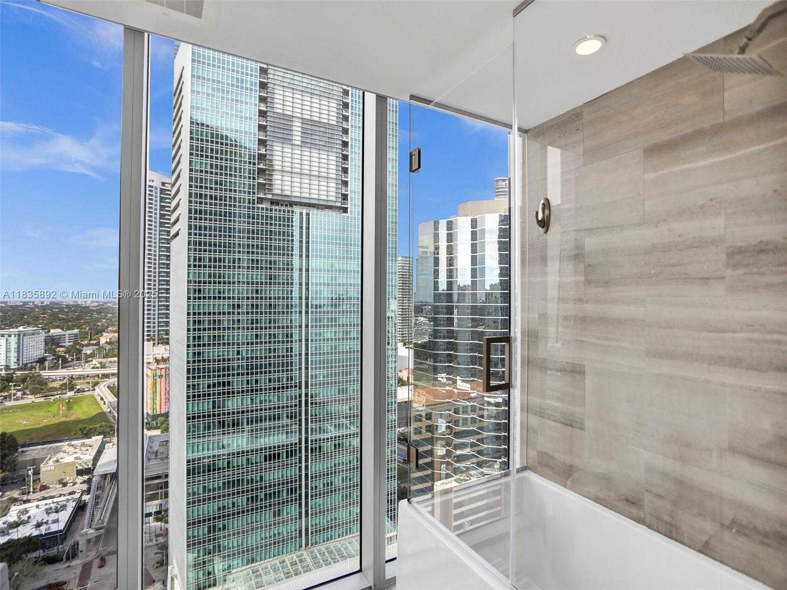 Small Image of 1300 BRICKELL BAY DR #2702, Miami Number 26