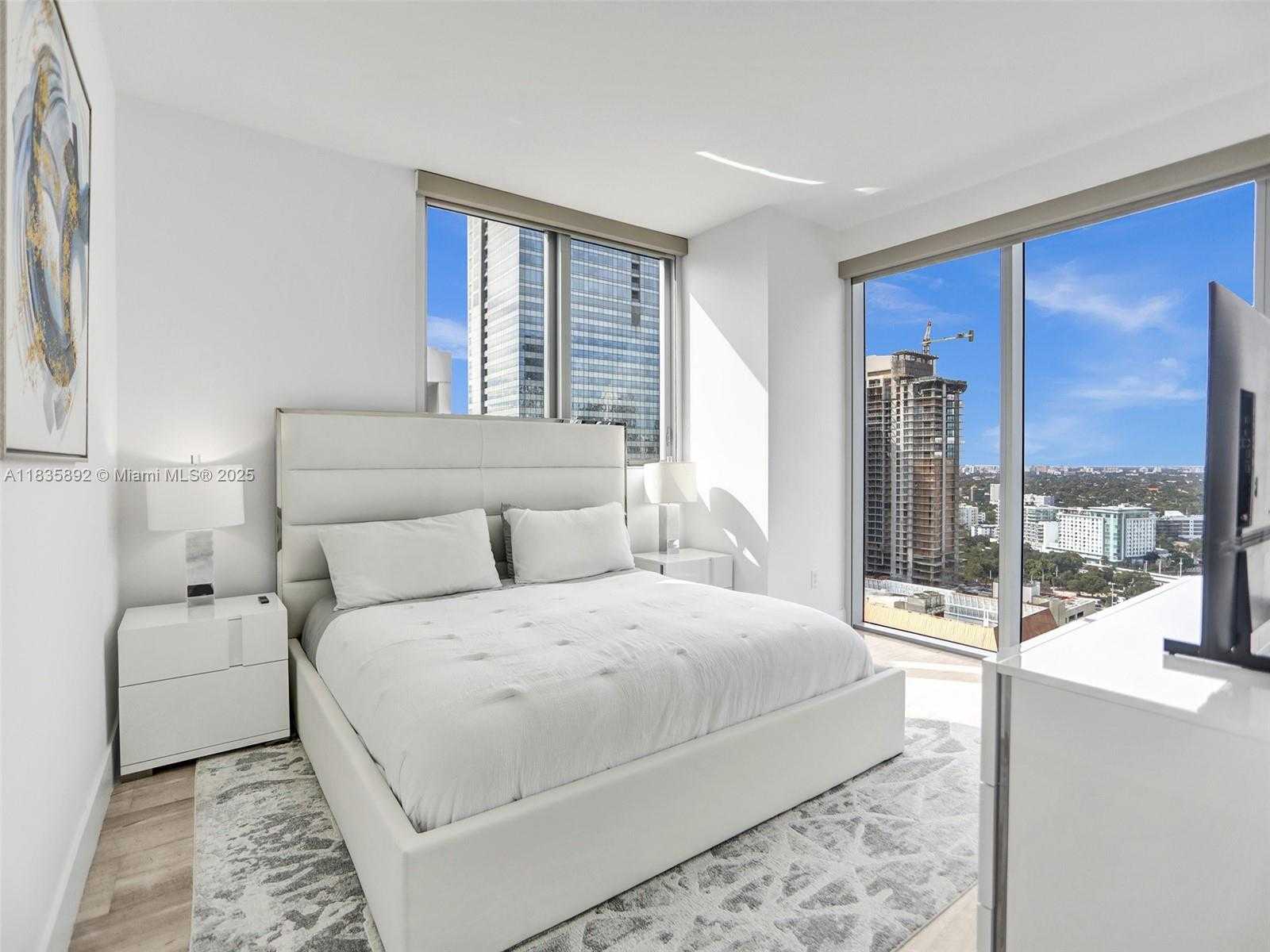 Small Image of 1300 BRICKELL BAY DR #2702, Miami Number 30