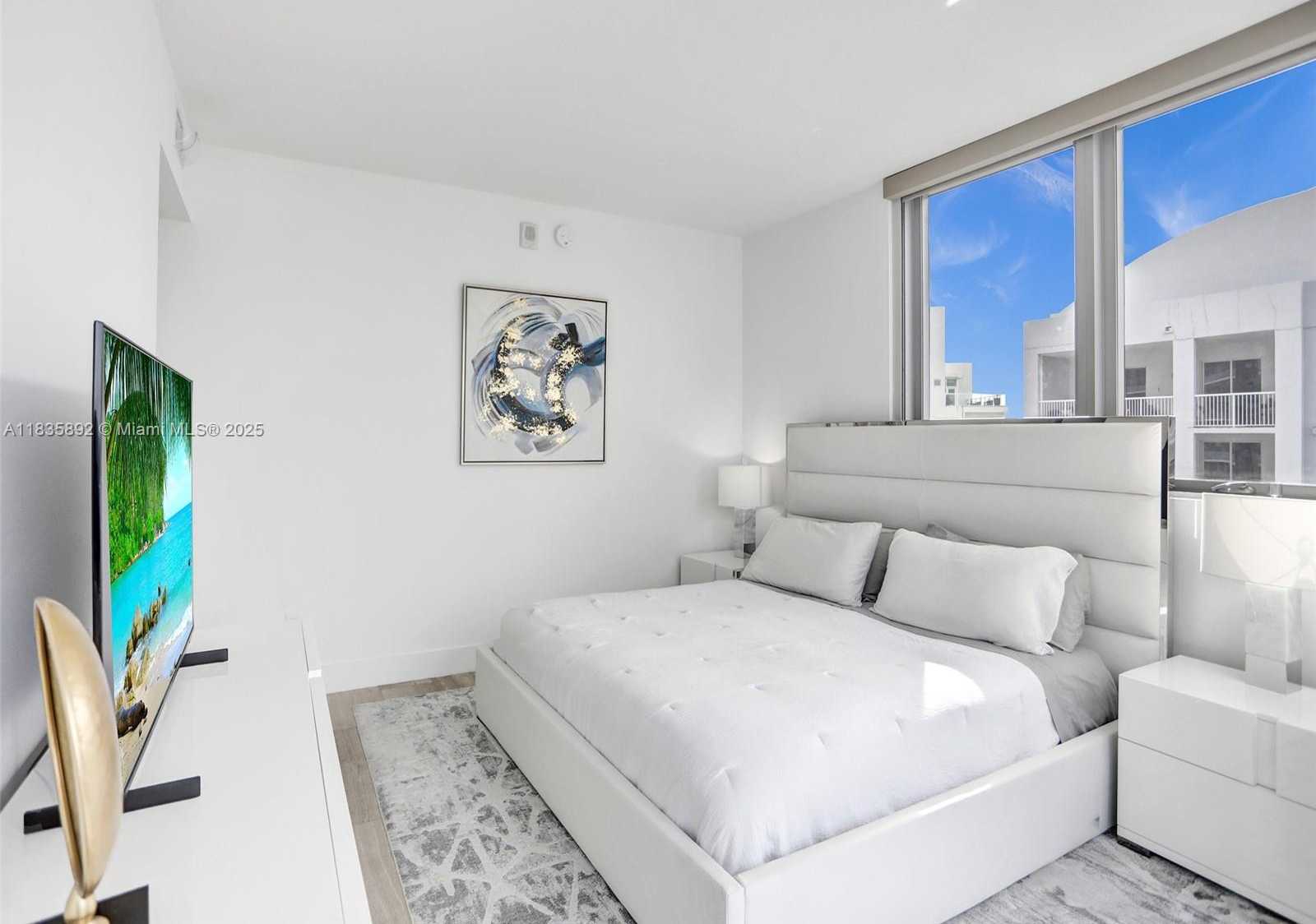Small Image of 1300 BRICKELL BAY DR #2702, Miami Number 31