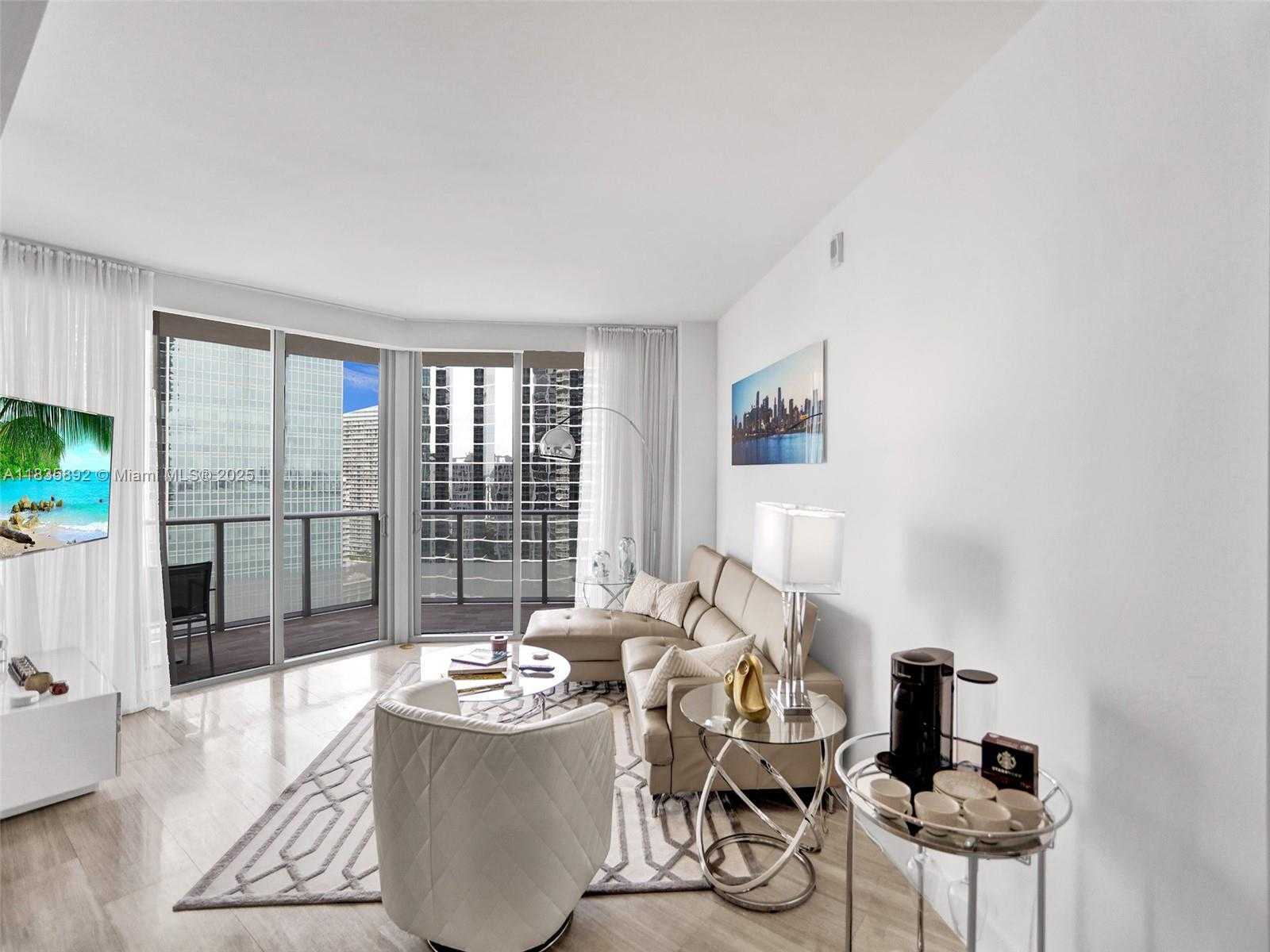Small Image of 1300 BRICKELL BAY DR #2702, Miami Number 4