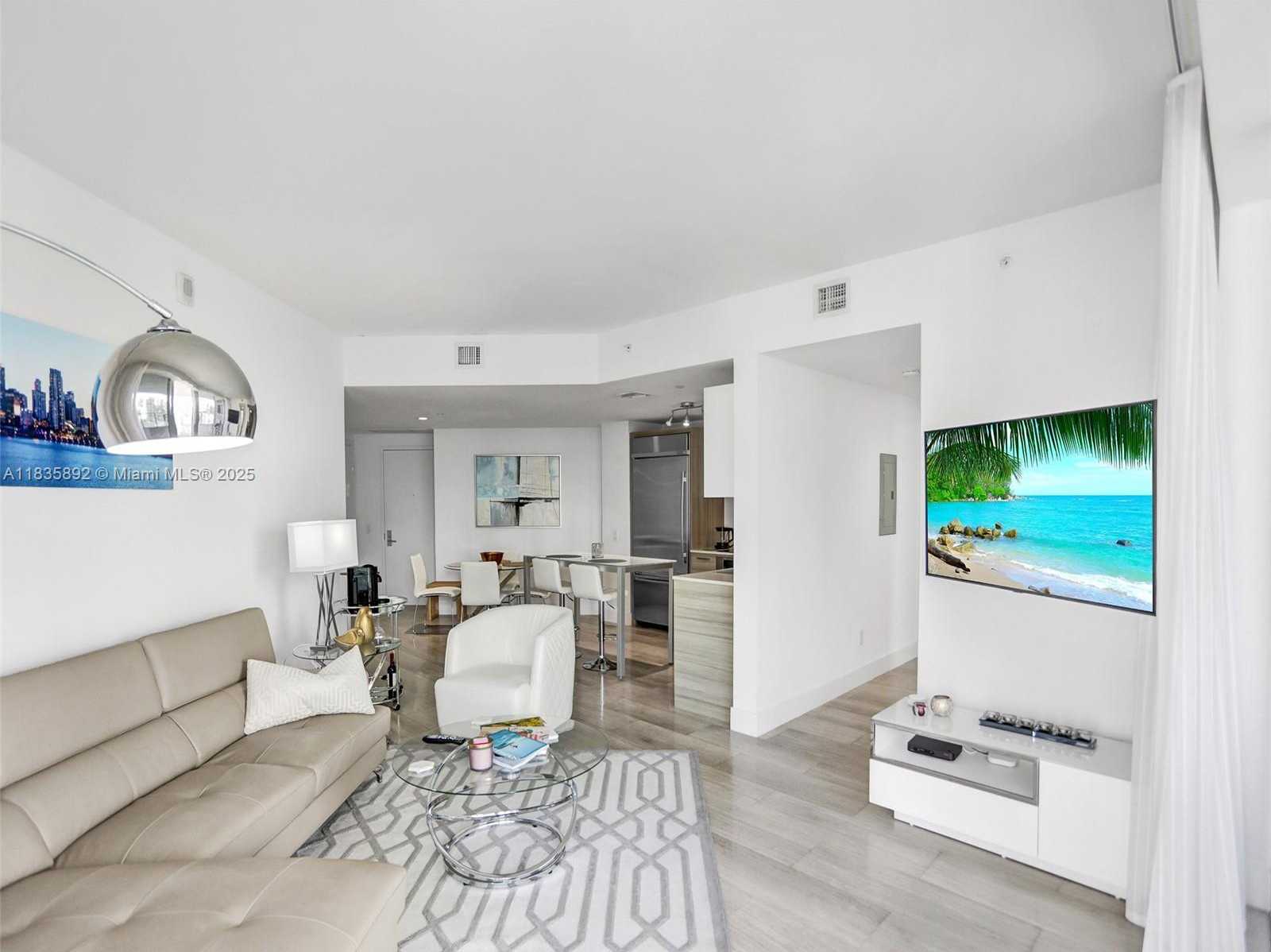 Small Image of 1300 BRICKELL BAY DR #2702, Miami Number 6