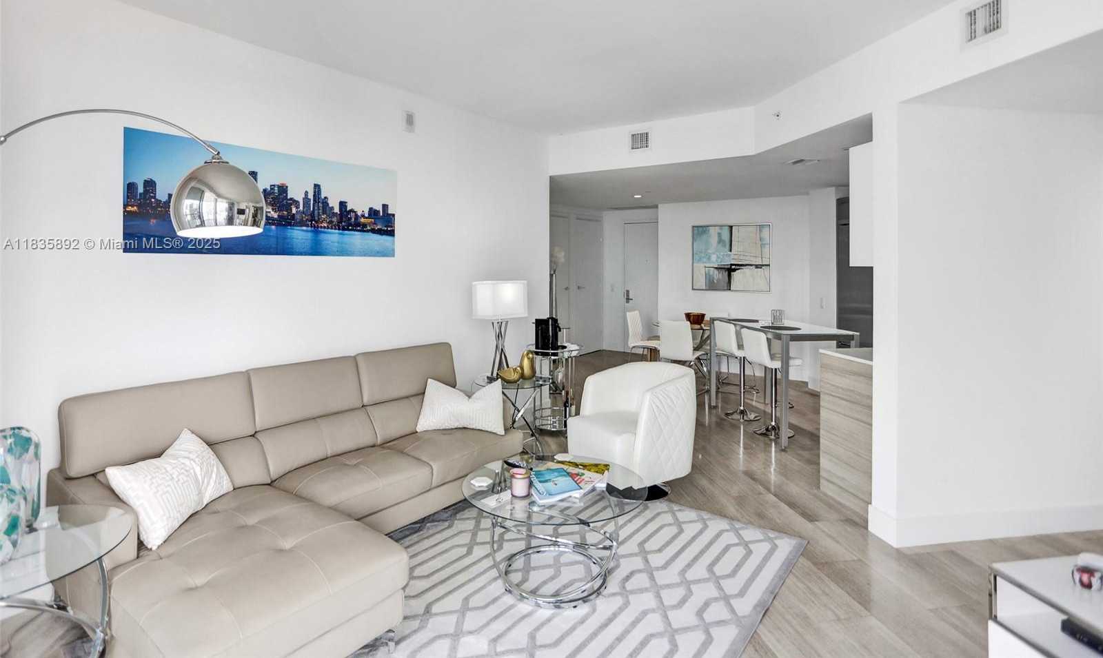 Small Image of 1300 BRICKELL BAY DR #2702, Miami Number 7