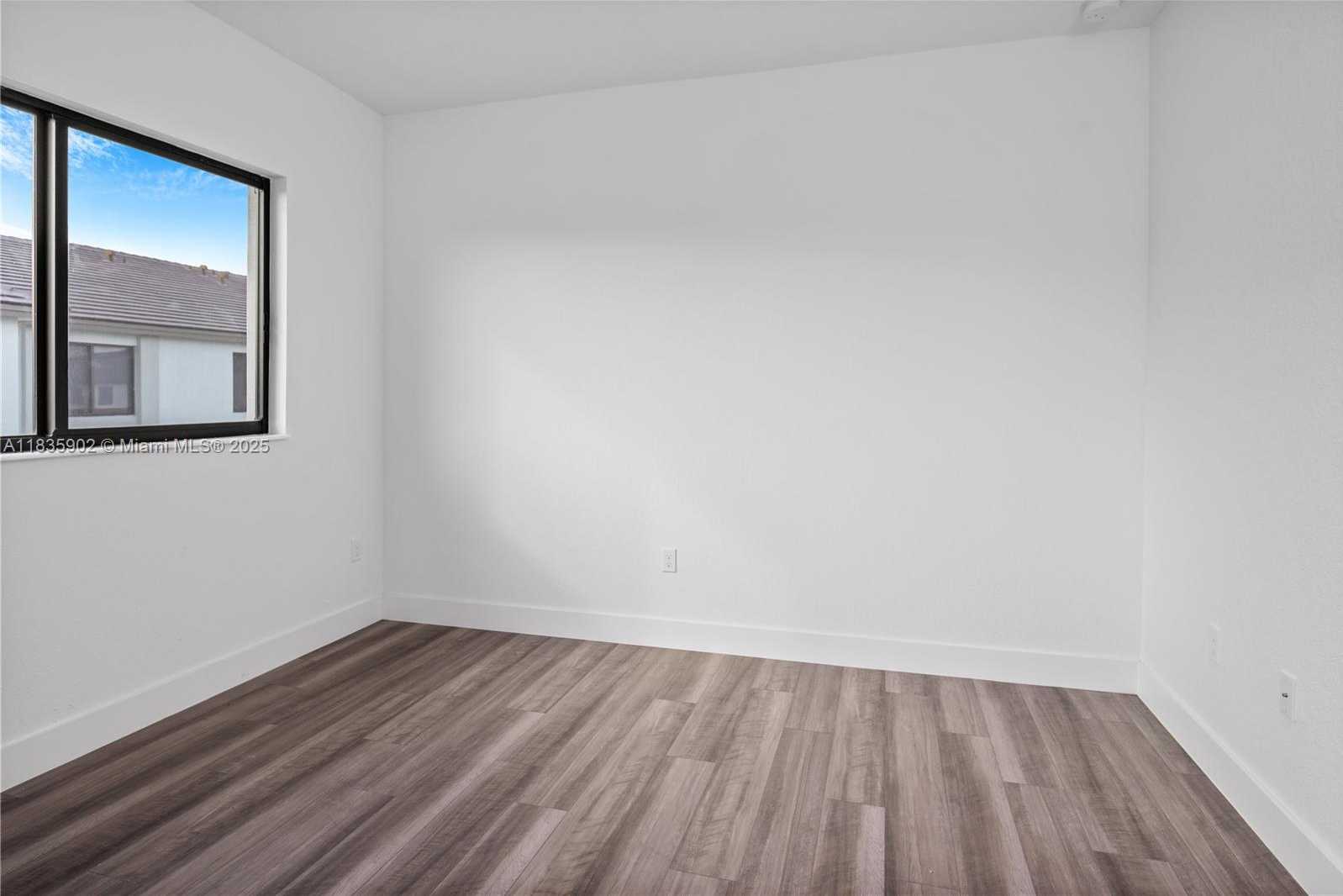 Small Image of 8327 SOUTH WEST 121 TER, Miami Number 27
