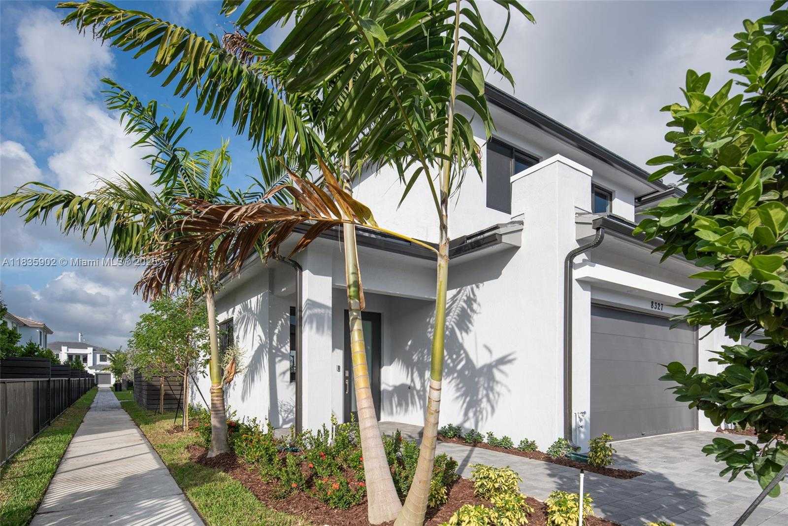 Small Image of 8327 SOUTH WEST 121 TER, Miami Number 3