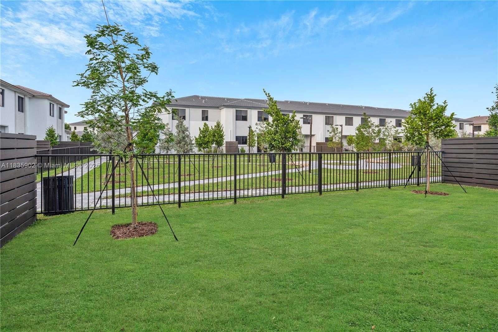 Small Image of 8327 SOUTH WEST 121 TER, Miami Number 34