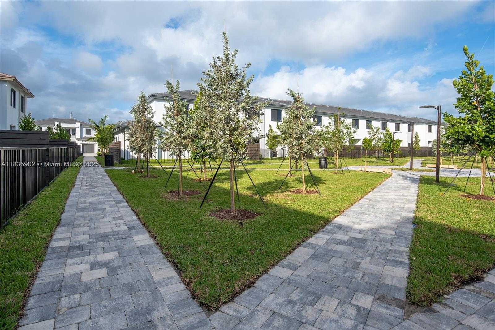 Small Image of 8327 SOUTH WEST 121 TER, Miami Number 5