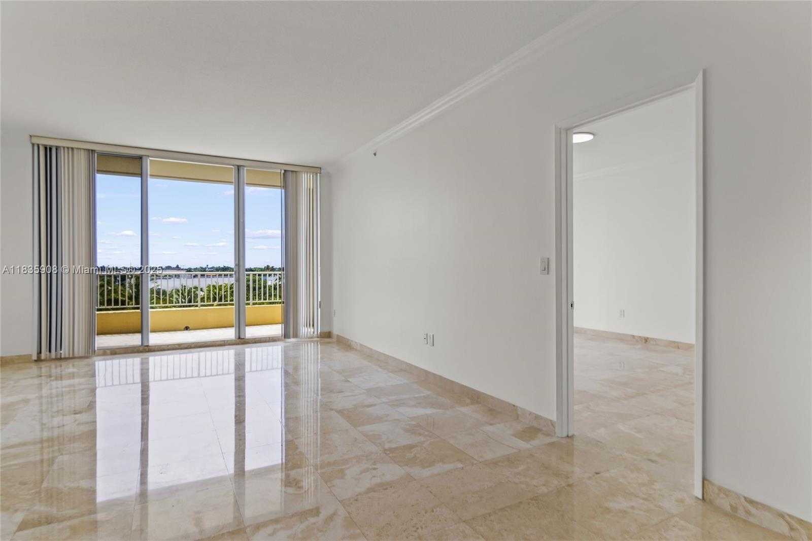 Small Image of 703 CRANDON BLVD #PH-3, Key Biscayne Number 15