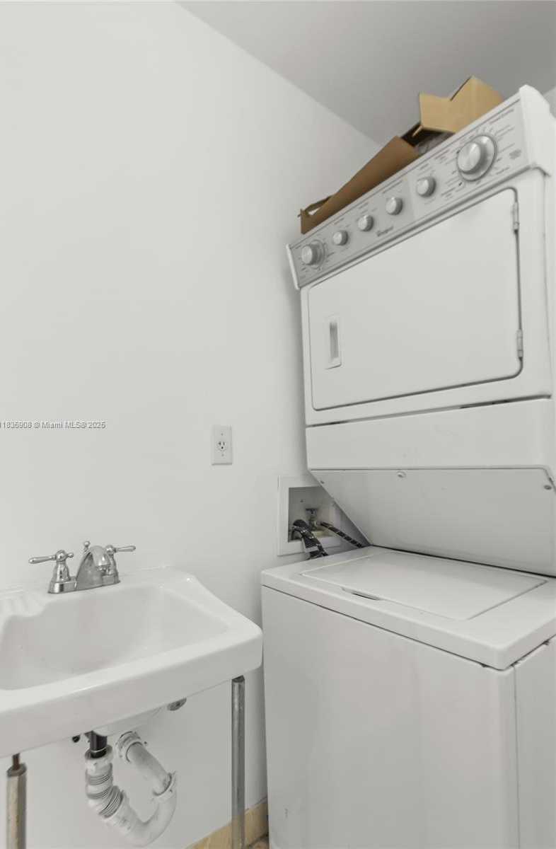 Small Image of 703 CRANDON BLVD #PH-3, Key Biscayne Number 18