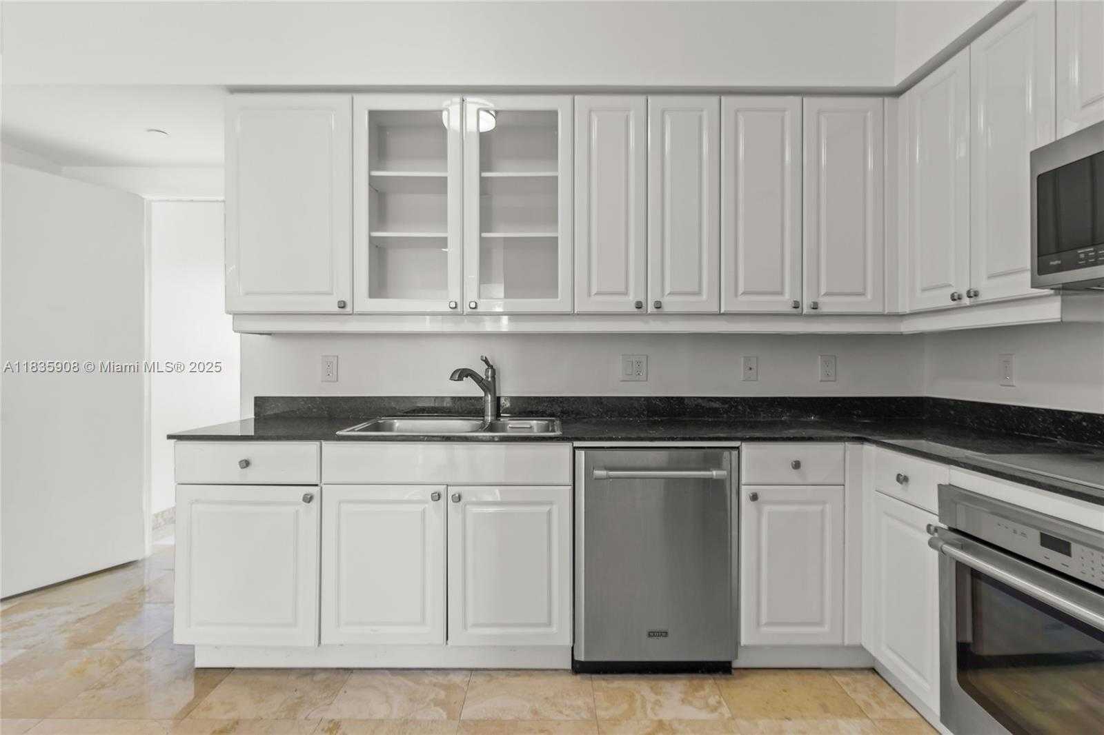 Small Image of 703 CRANDON BLVD #PH-3, Key Biscayne Number 21