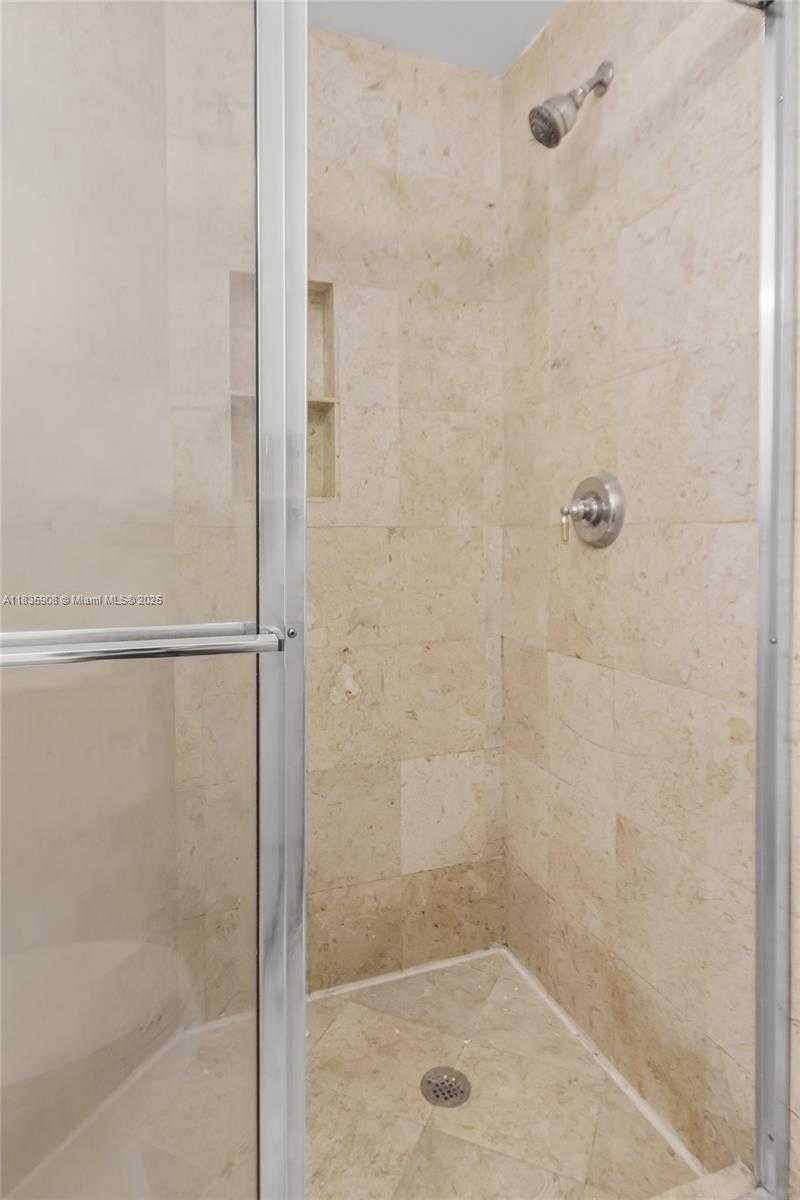 Small Image of 703 CRANDON BLVD #PH-3, Key Biscayne Number 24