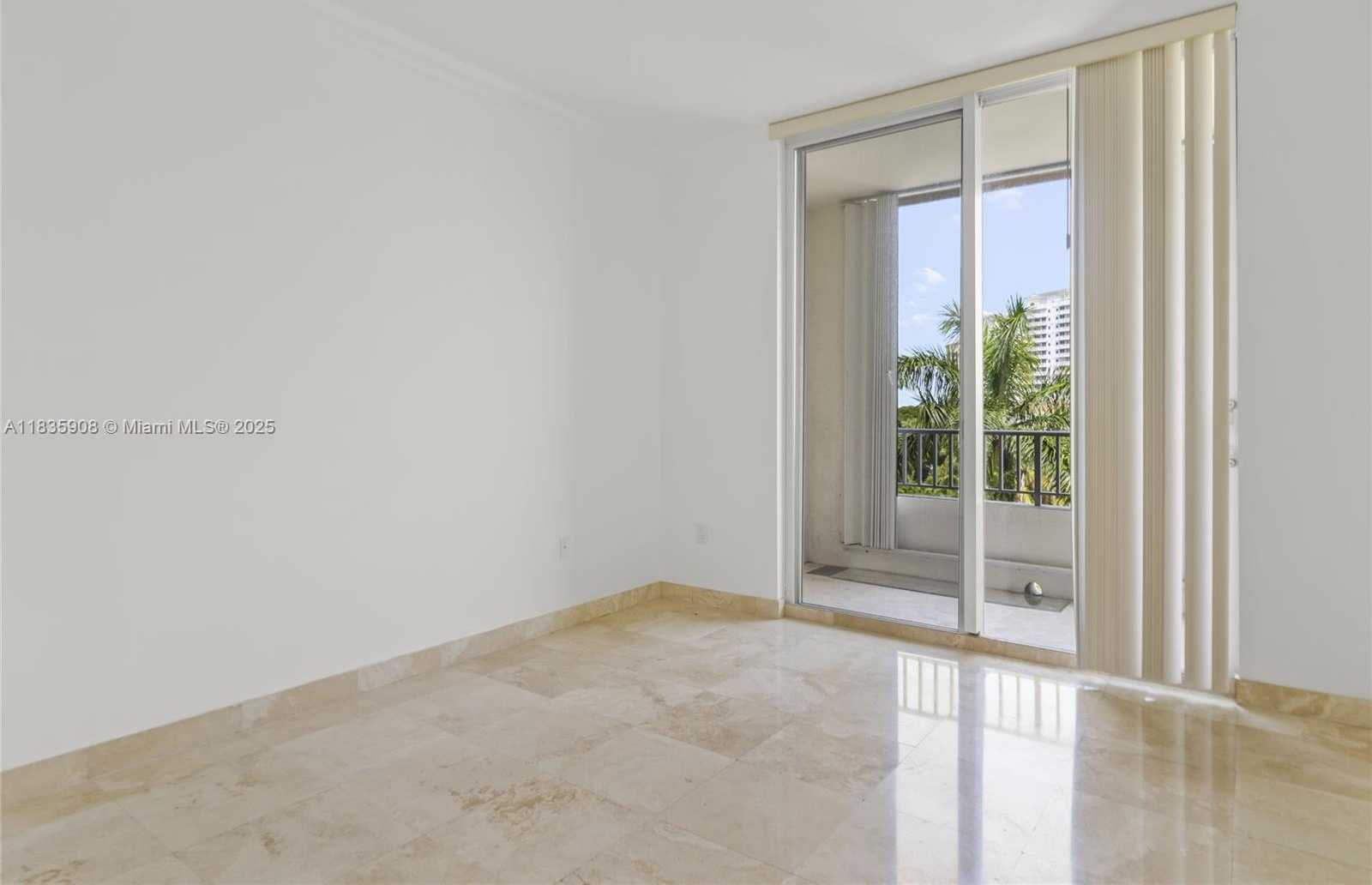 Small Image of 703 CRANDON BLVD #PH-3, Key Biscayne Number 25