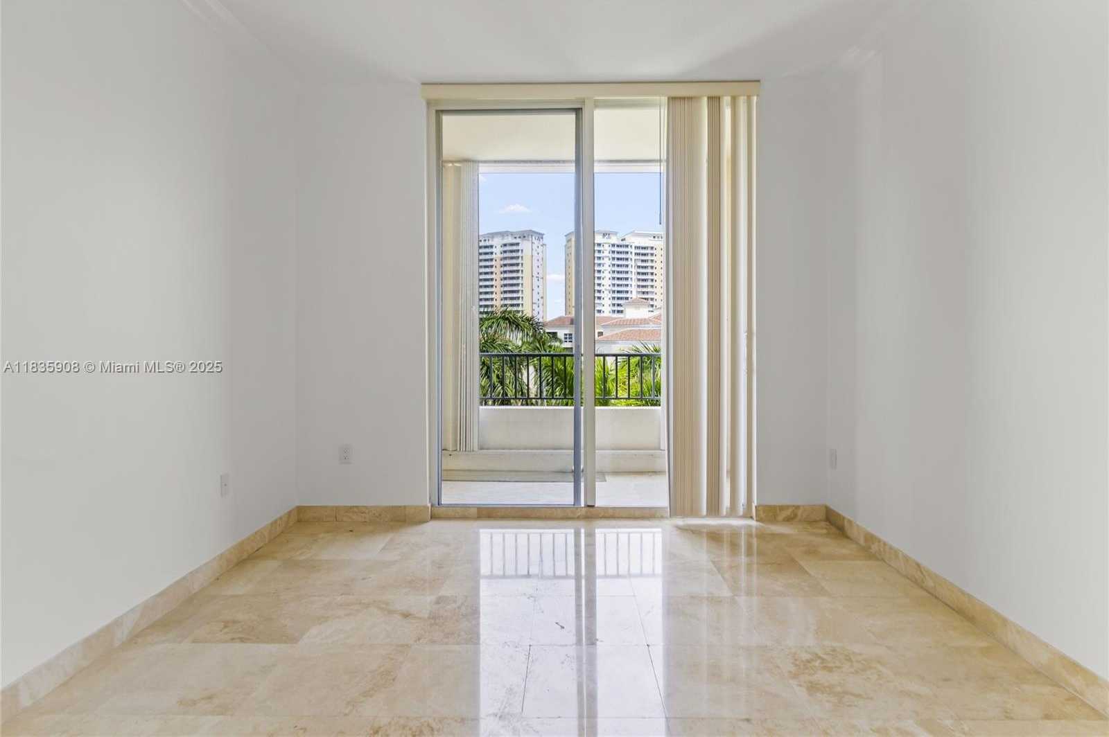 Small Image of 703 CRANDON BLVD #PH-3, Key Biscayne Number 27