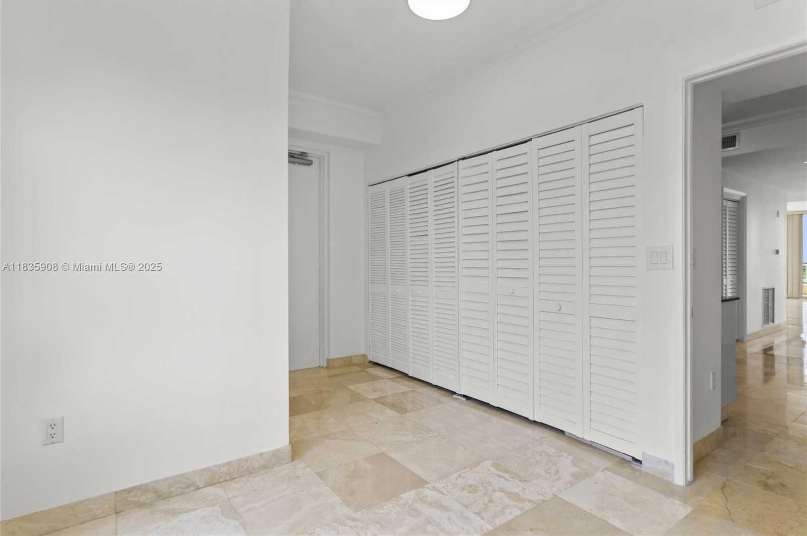 Small Image of 703 CRANDON BLVD #PH-3, Key Biscayne Number 28