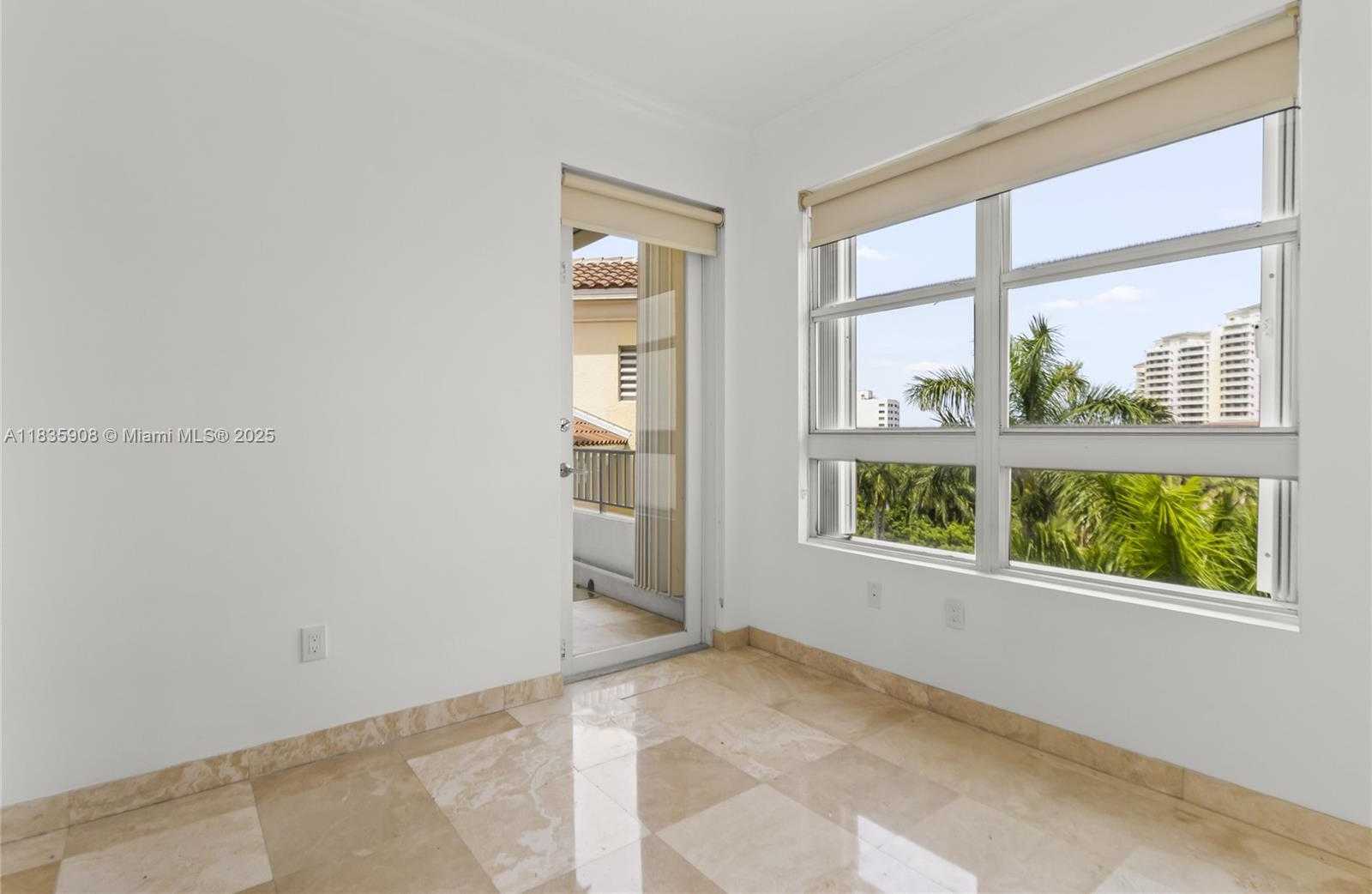 Small Image of 703 CRANDON BLVD #PH-3, Key Biscayne Number 30