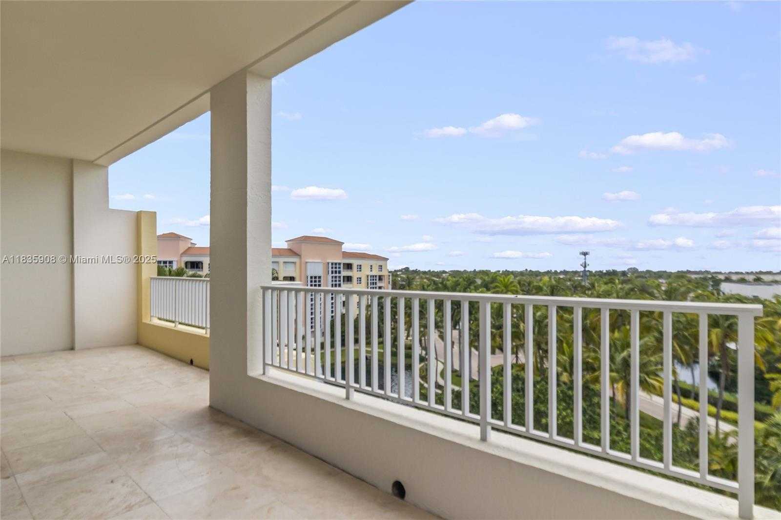 Small Image of 703 CRANDON BLVD #PH-3, Key Biscayne Number 5