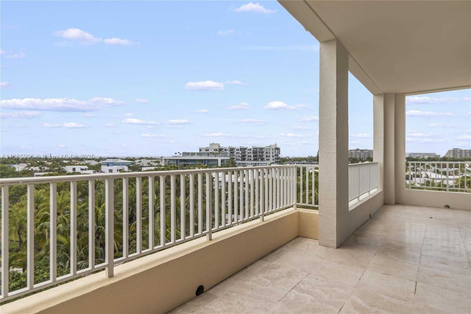 Small Image of 703 CRANDON BLVD #PH-3, Key Biscayne Number 6