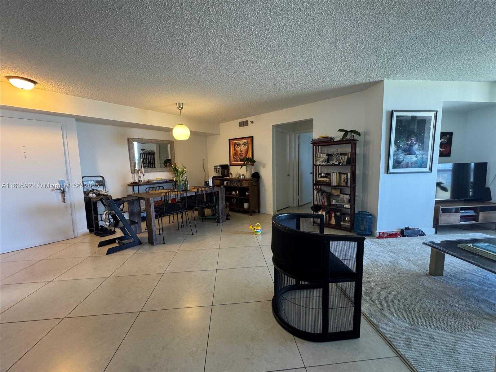 Small Image of 6767 COLLINS AVE #604, Miami Beach Number 3