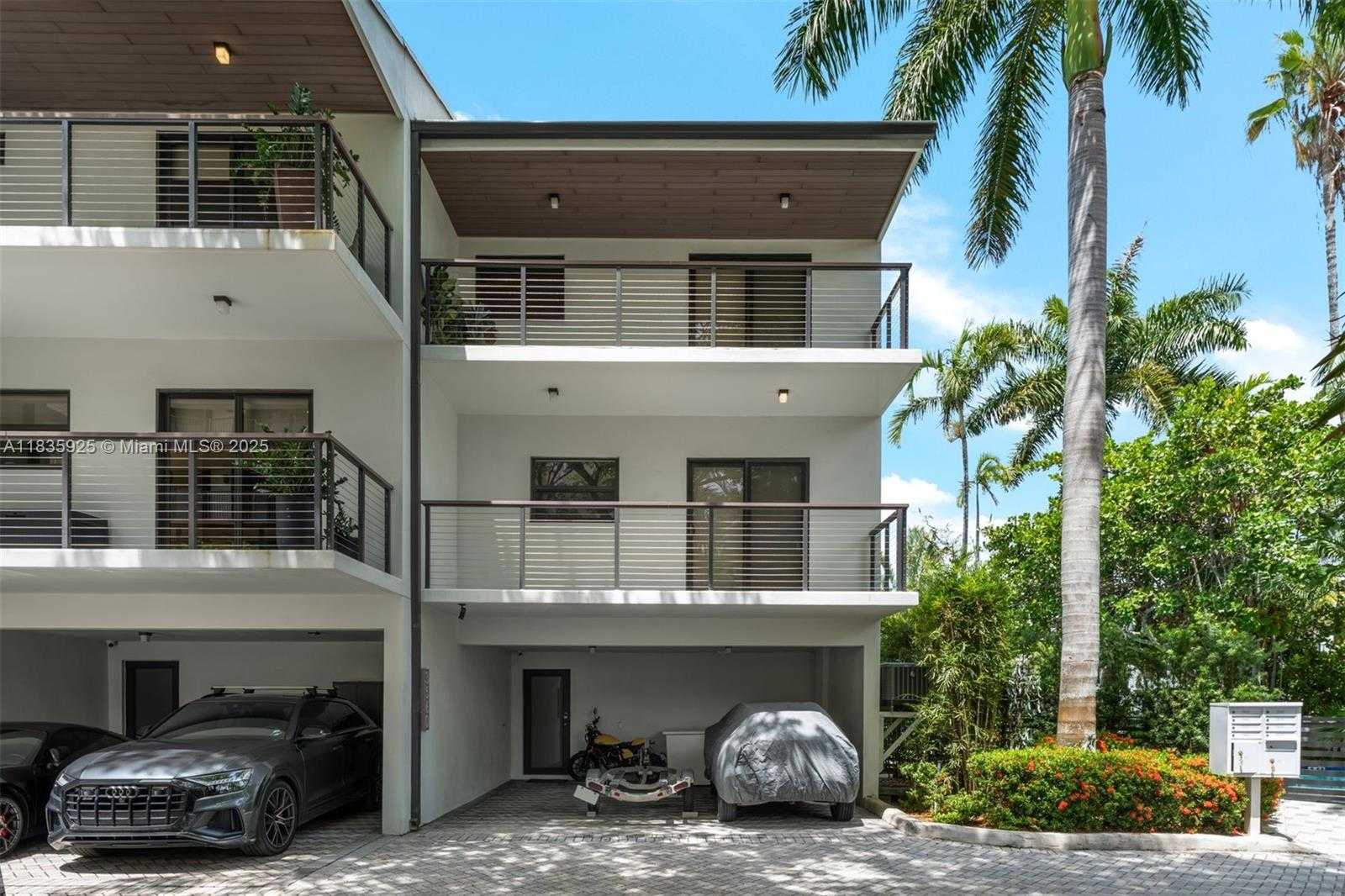 Small Image of 3560 WEST FAIRVIEW ST, Miami Number 12
