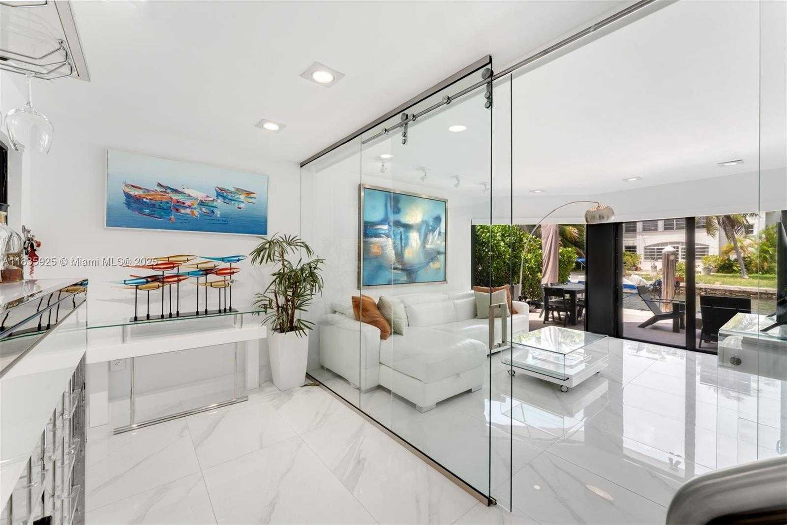 Small Image of 3560 WEST FAIRVIEW ST, Miami Number 13